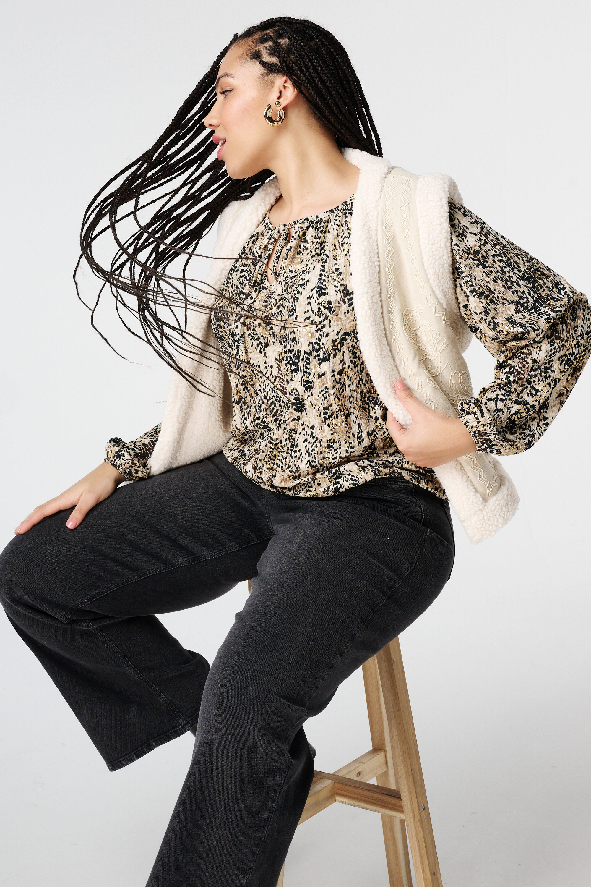 Top avec d&eacute;tails m&eacute;talliques image number 6