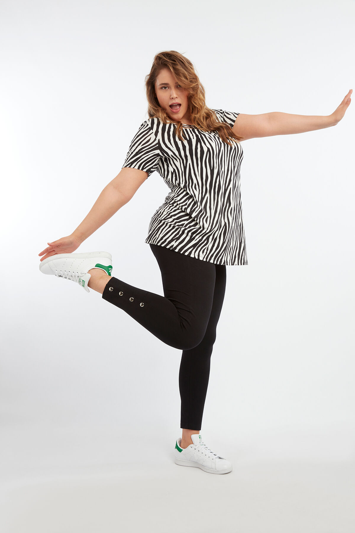 Tunique &agrave; imprim&eacute; z&egrave;bre avec lani&egrave;res crois&eacute;es image number 4