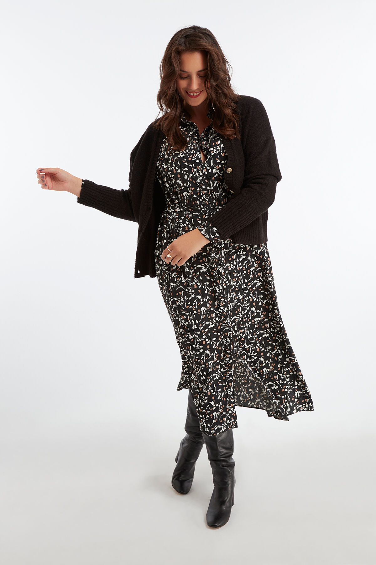 Cardigan court image number 3