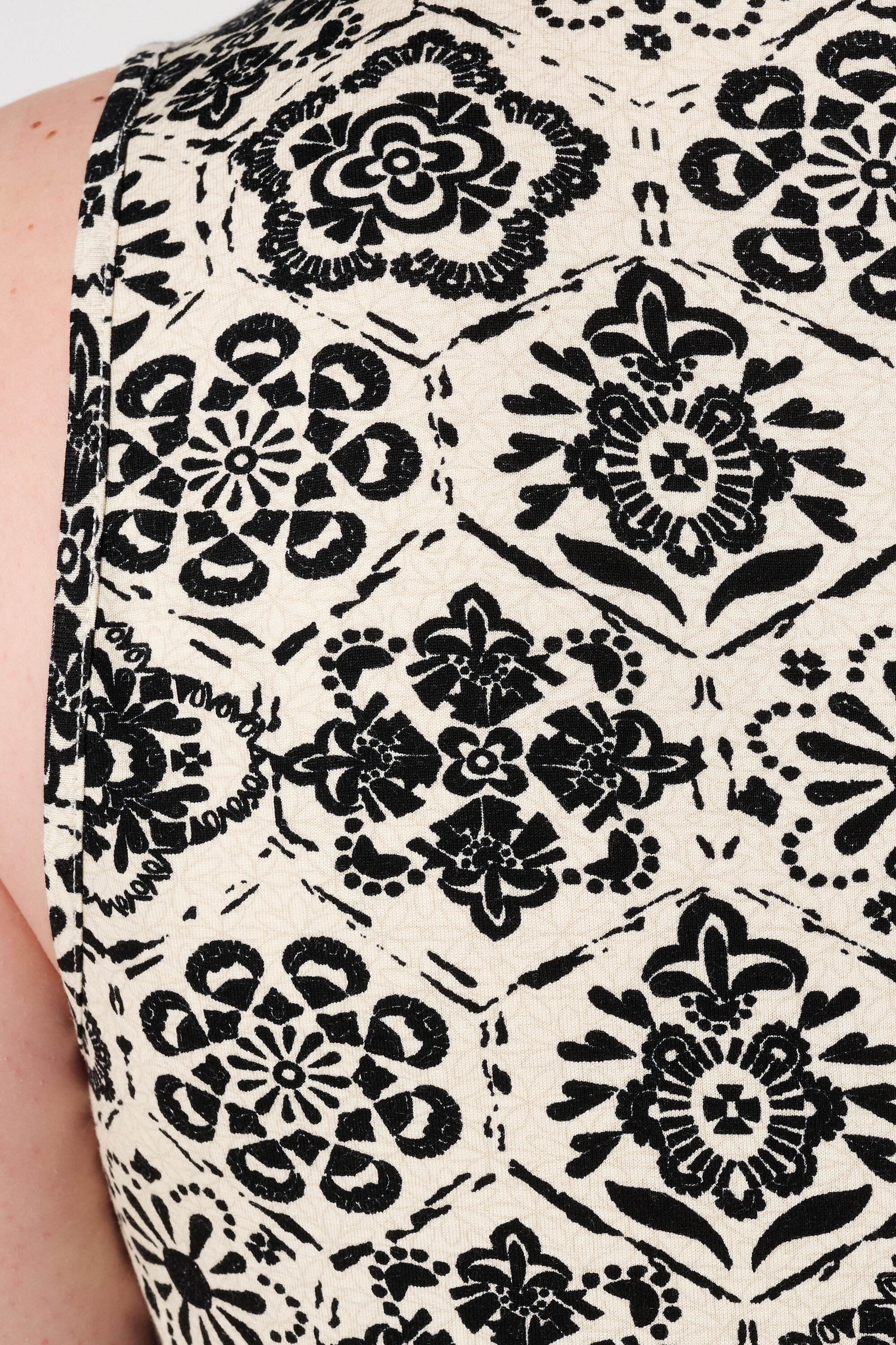 D&eacute;bardeur avec col en V et imprim&eacute; image number 6