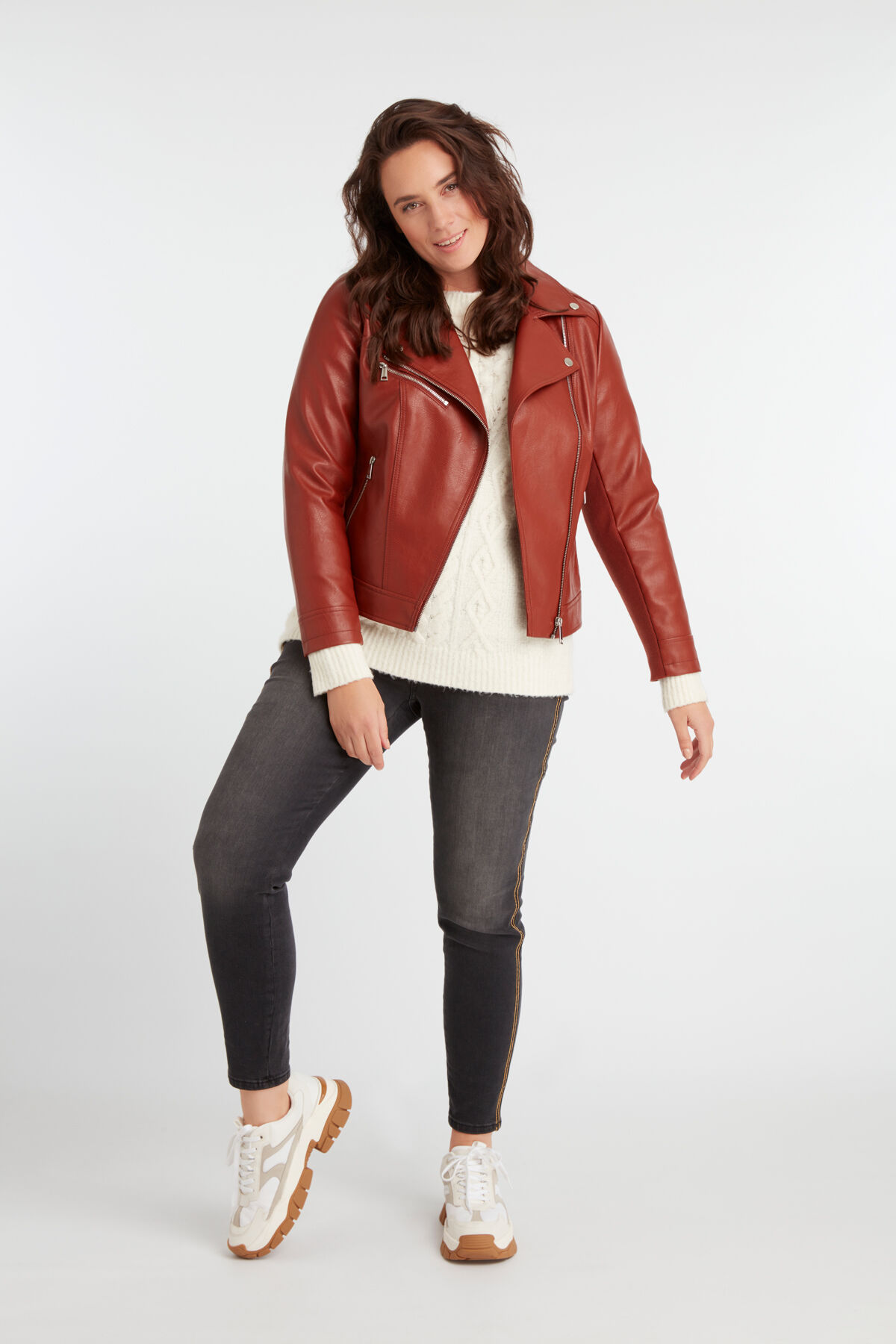 Pull en maille torsad&eacute;e image number 7