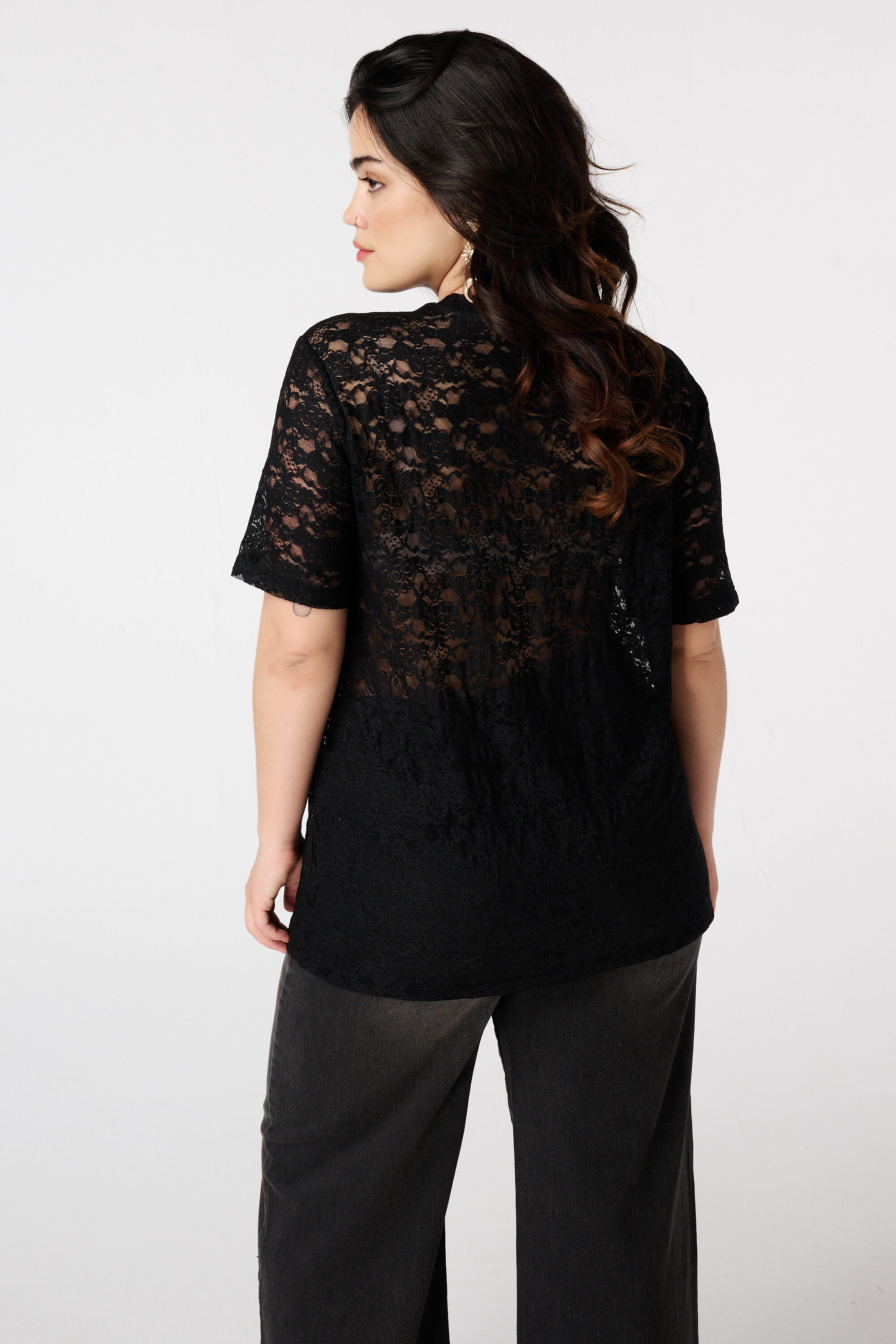 T-shirt sportif en dentelle image number 3