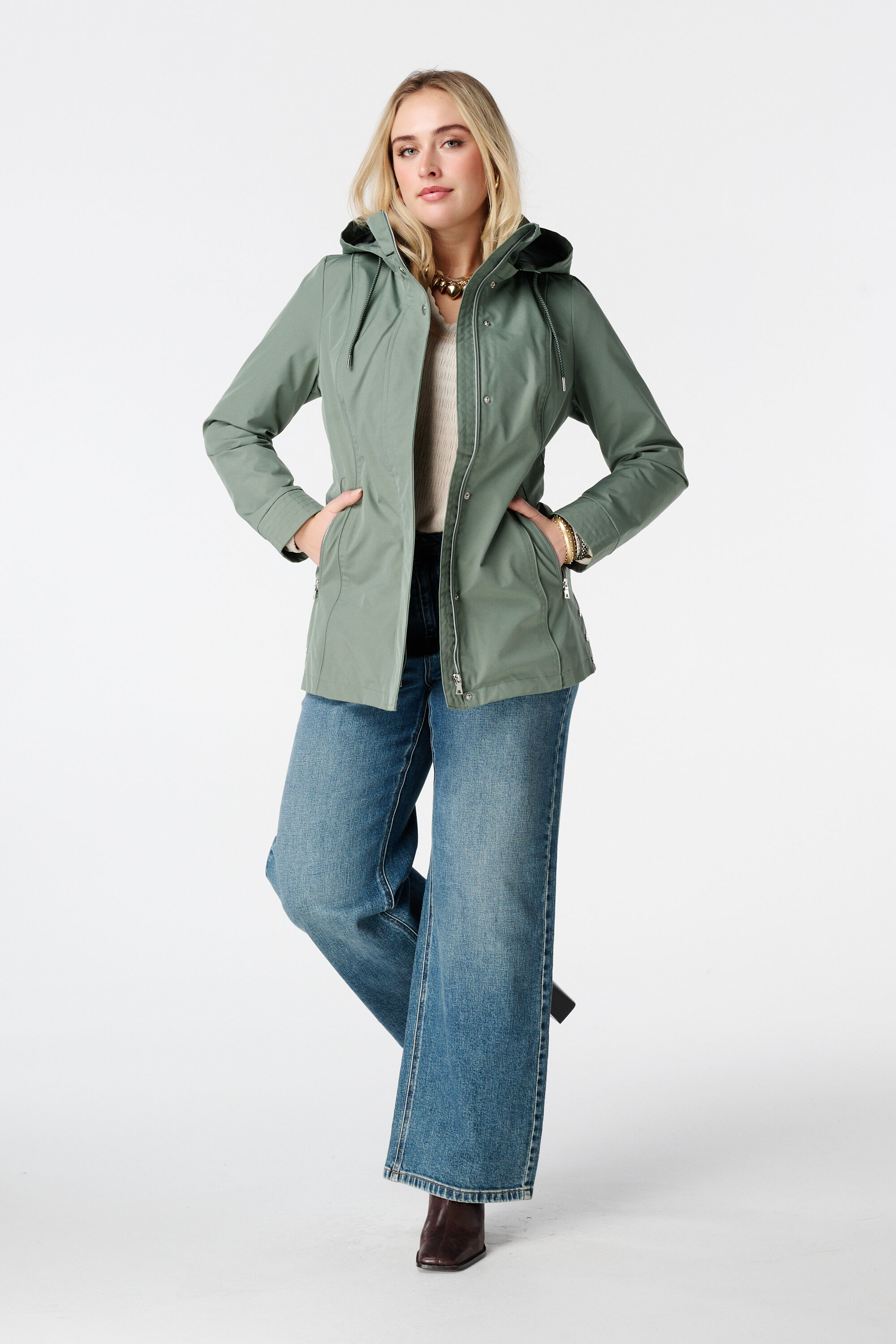 Veste &agrave; capuche image number 5