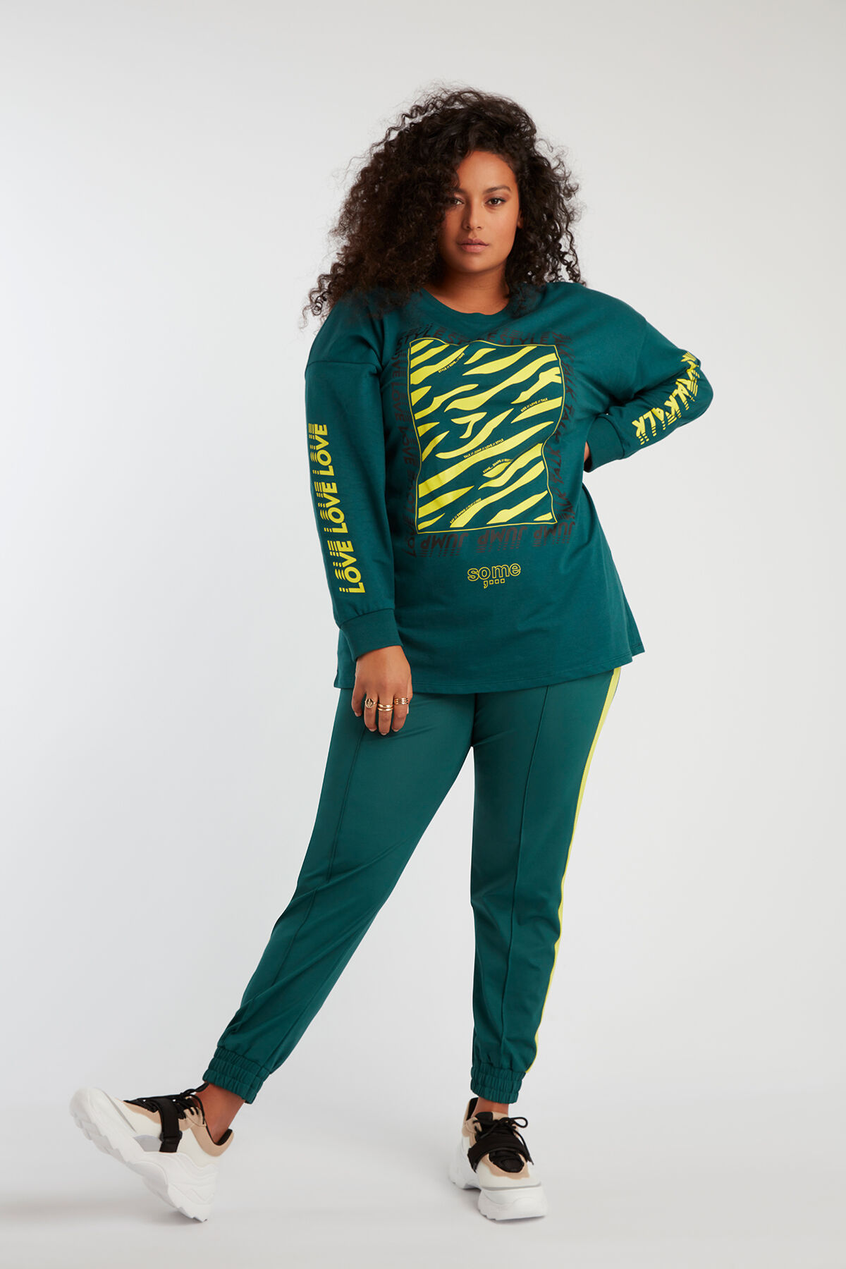 T-shirt imprim&eacute; image number 4