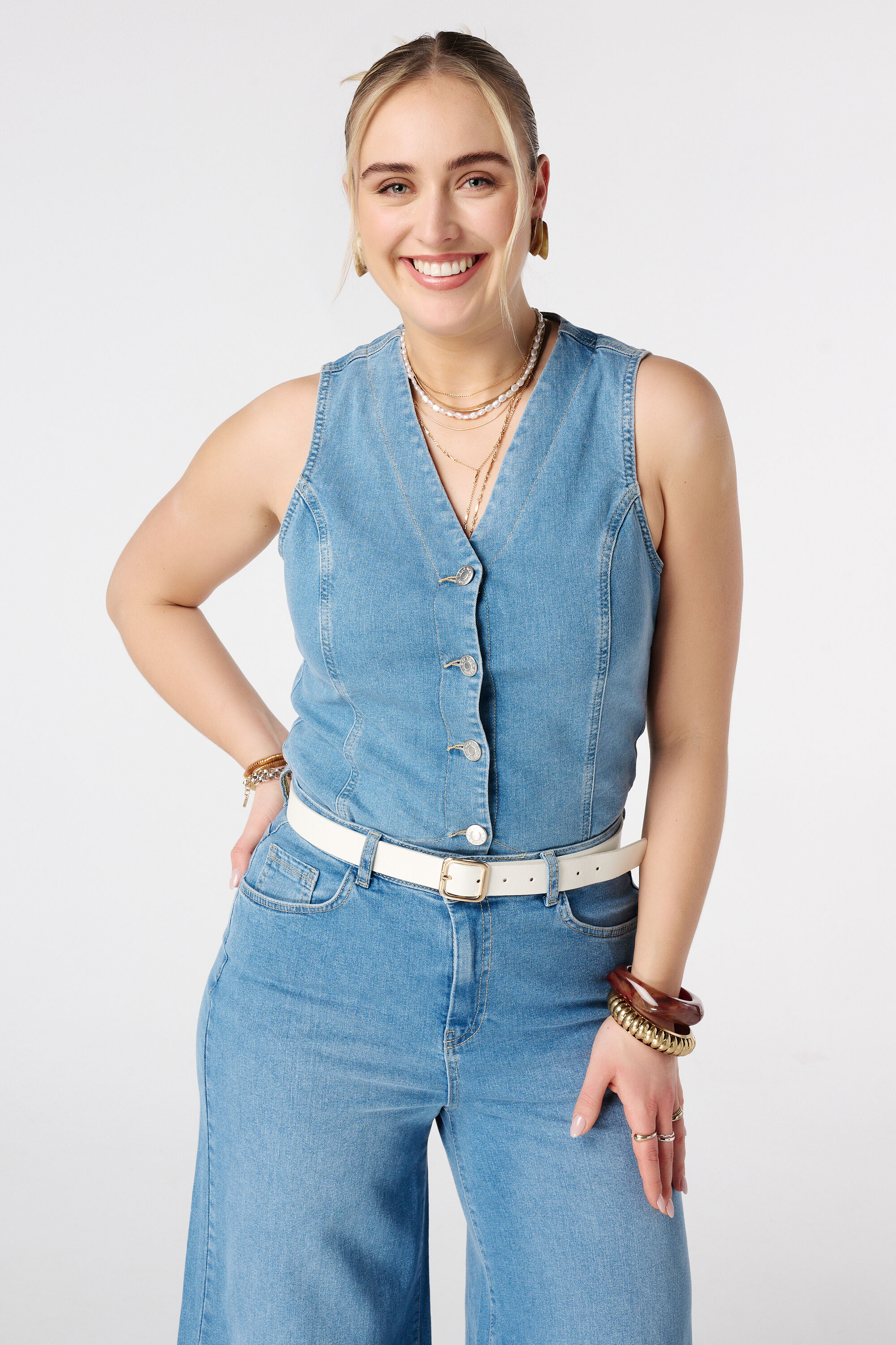 Ceinture en simili cuir avec boucle dor&eacute;e