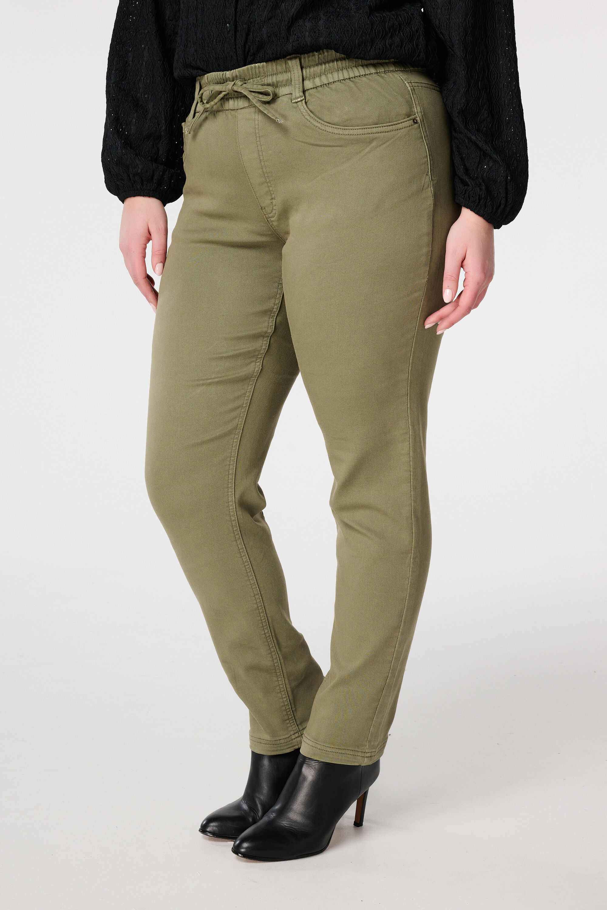 Pantalon jogger en denim image number 5