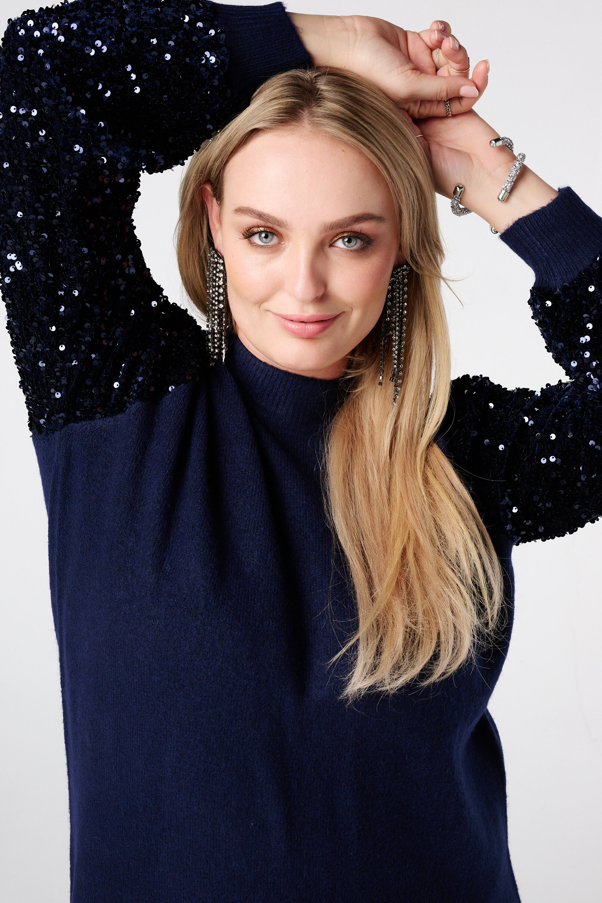 Tunique en maille avec manches &agrave; sequins image number 4