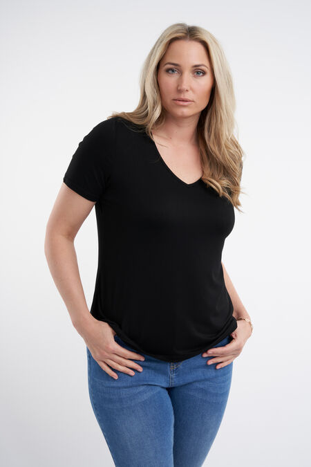 2 T-shirts avec col en V 2 T-shirts avec col en V