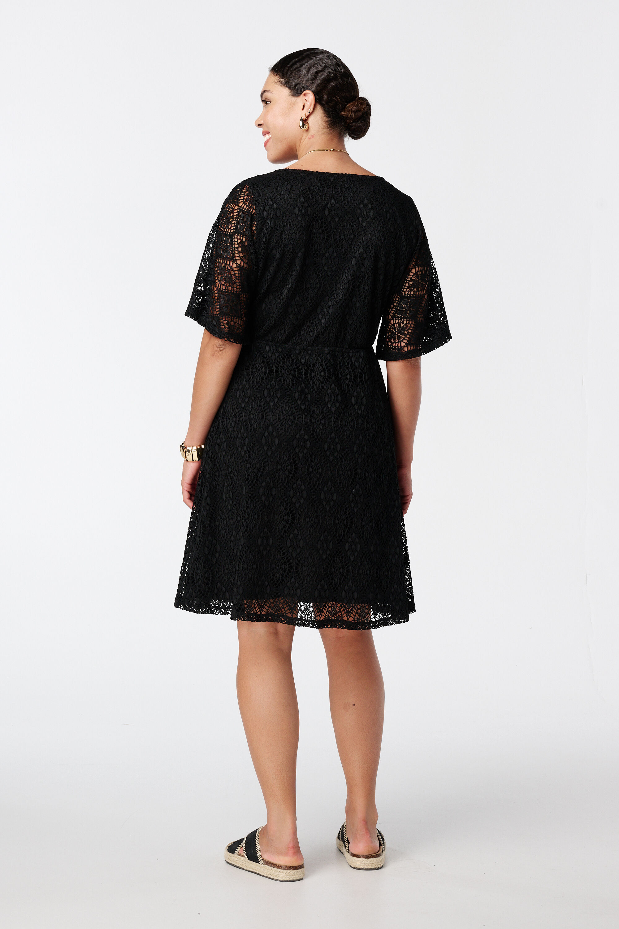 Robe en dentelle extensible image number 3