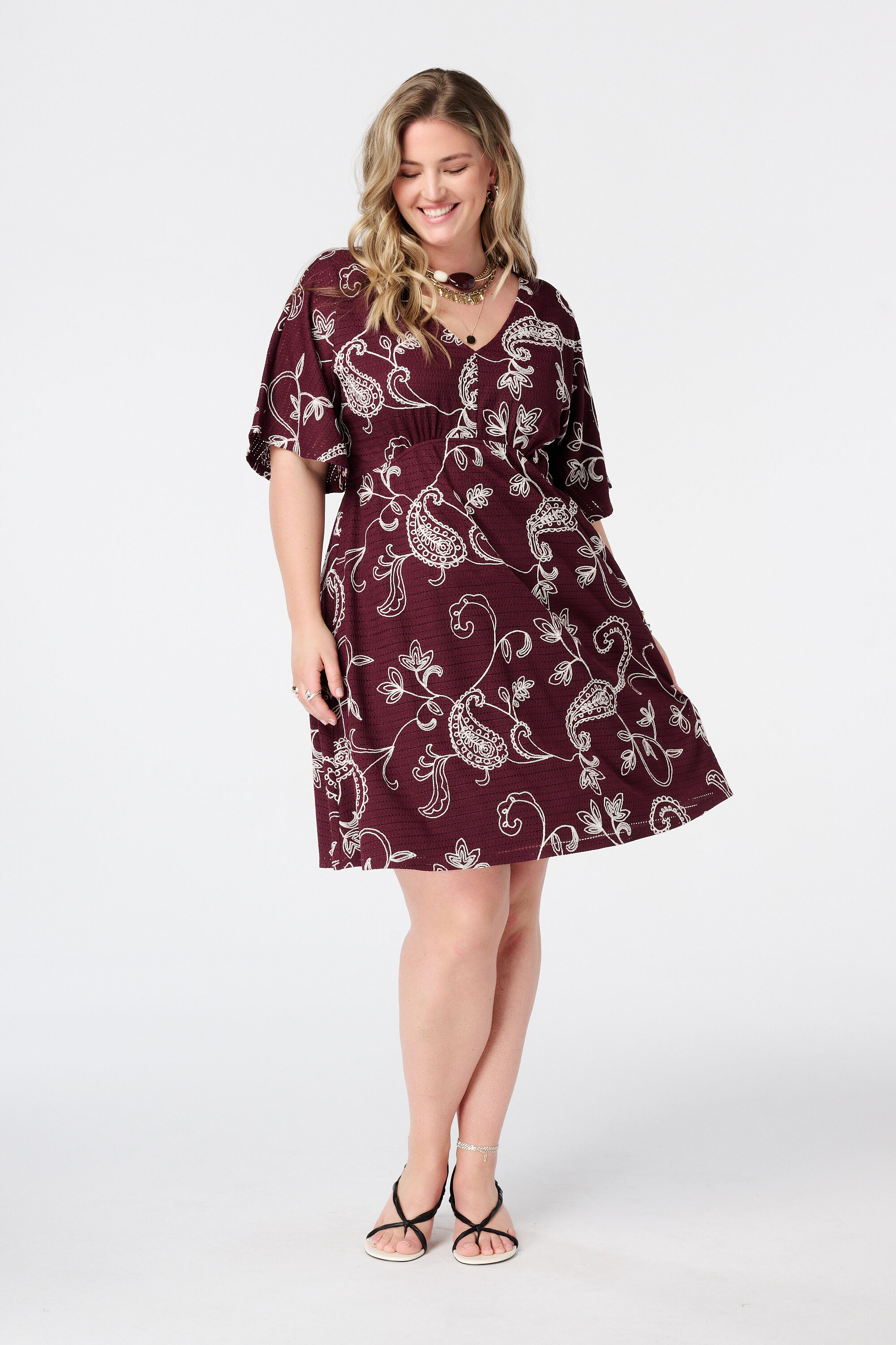 Robe courte &agrave; manches papillon image number 0