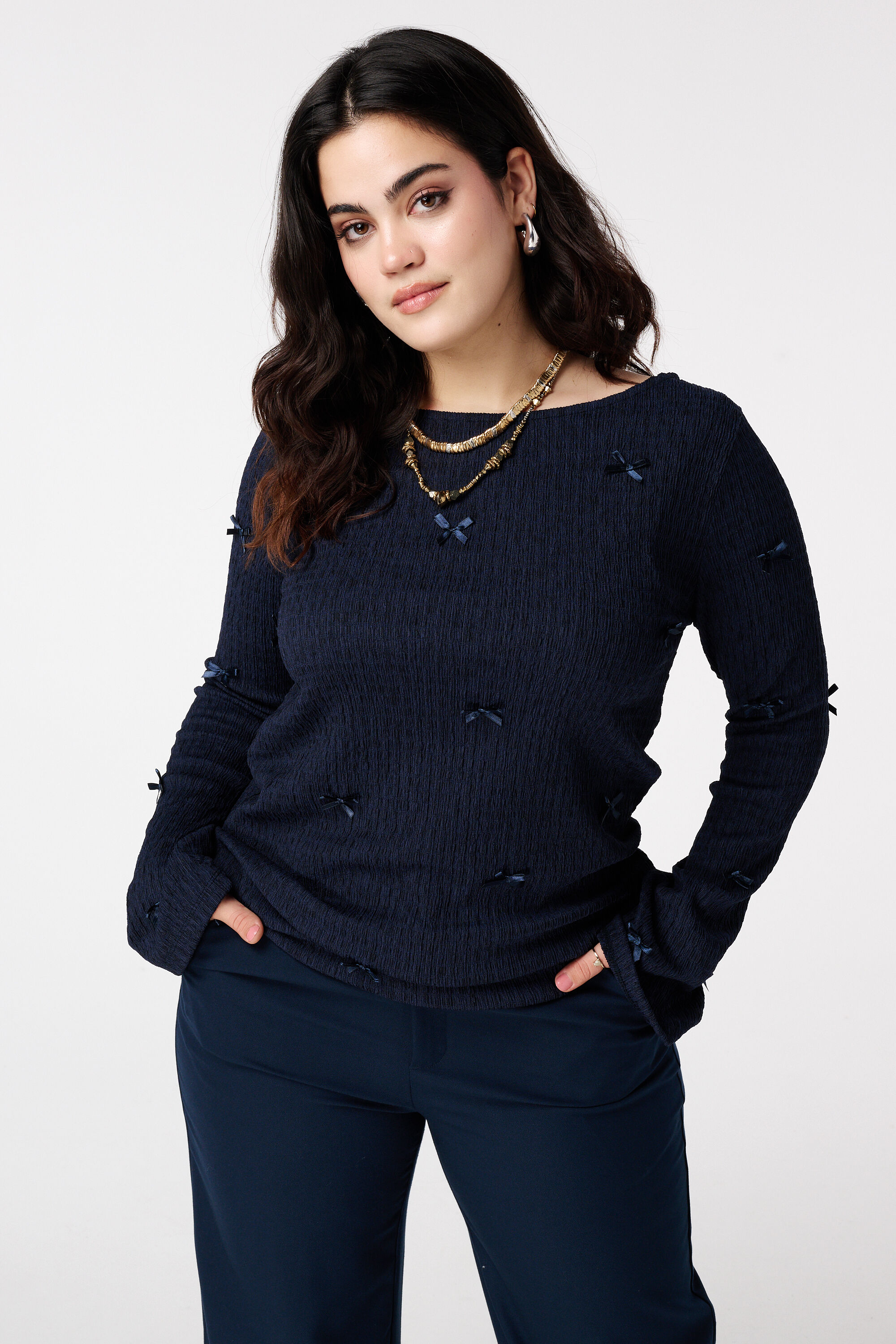 Top avec d&eacute;tails n&oelig;uds