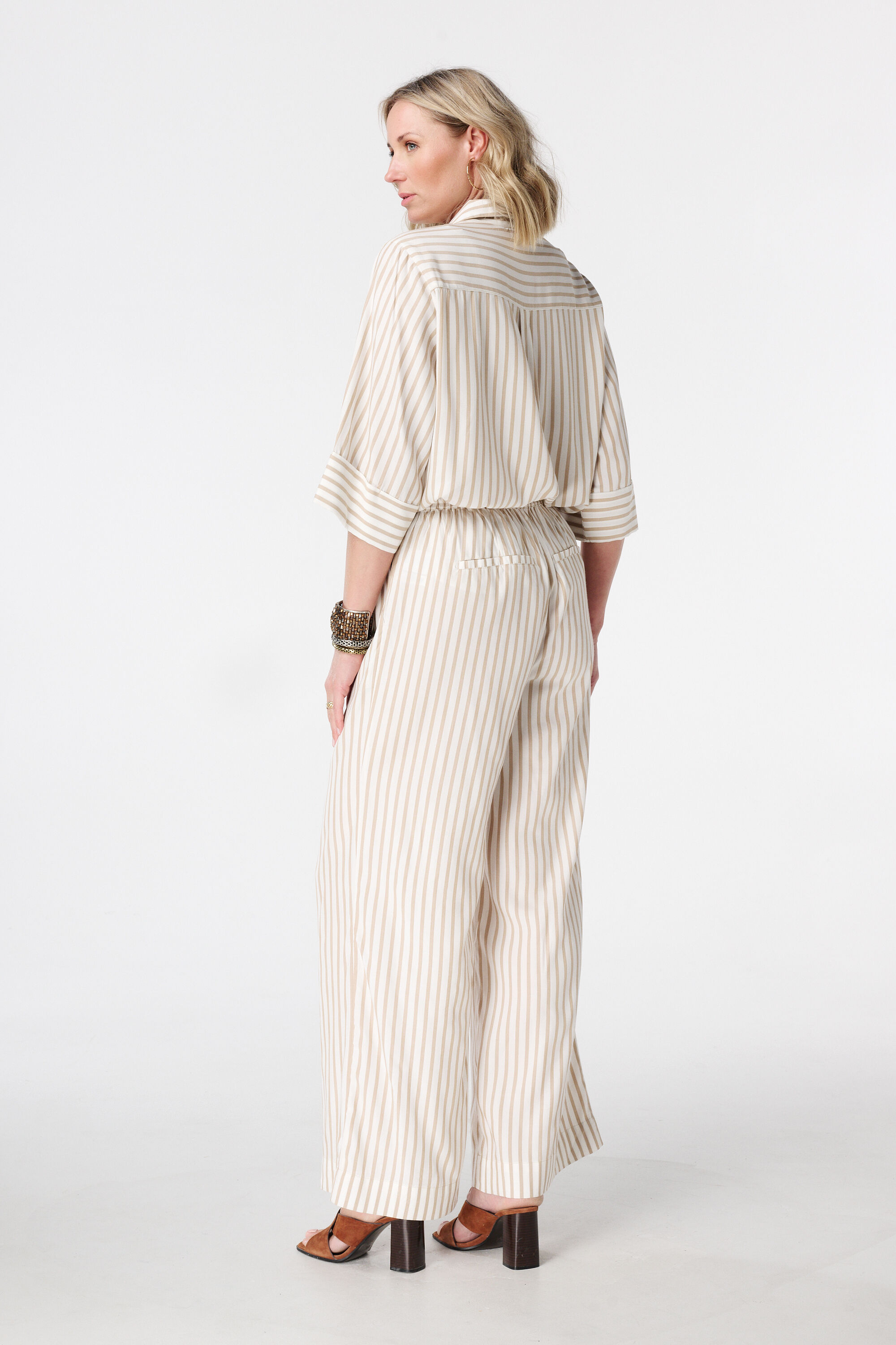 Pantalon en lin ray&eacute; image number 3