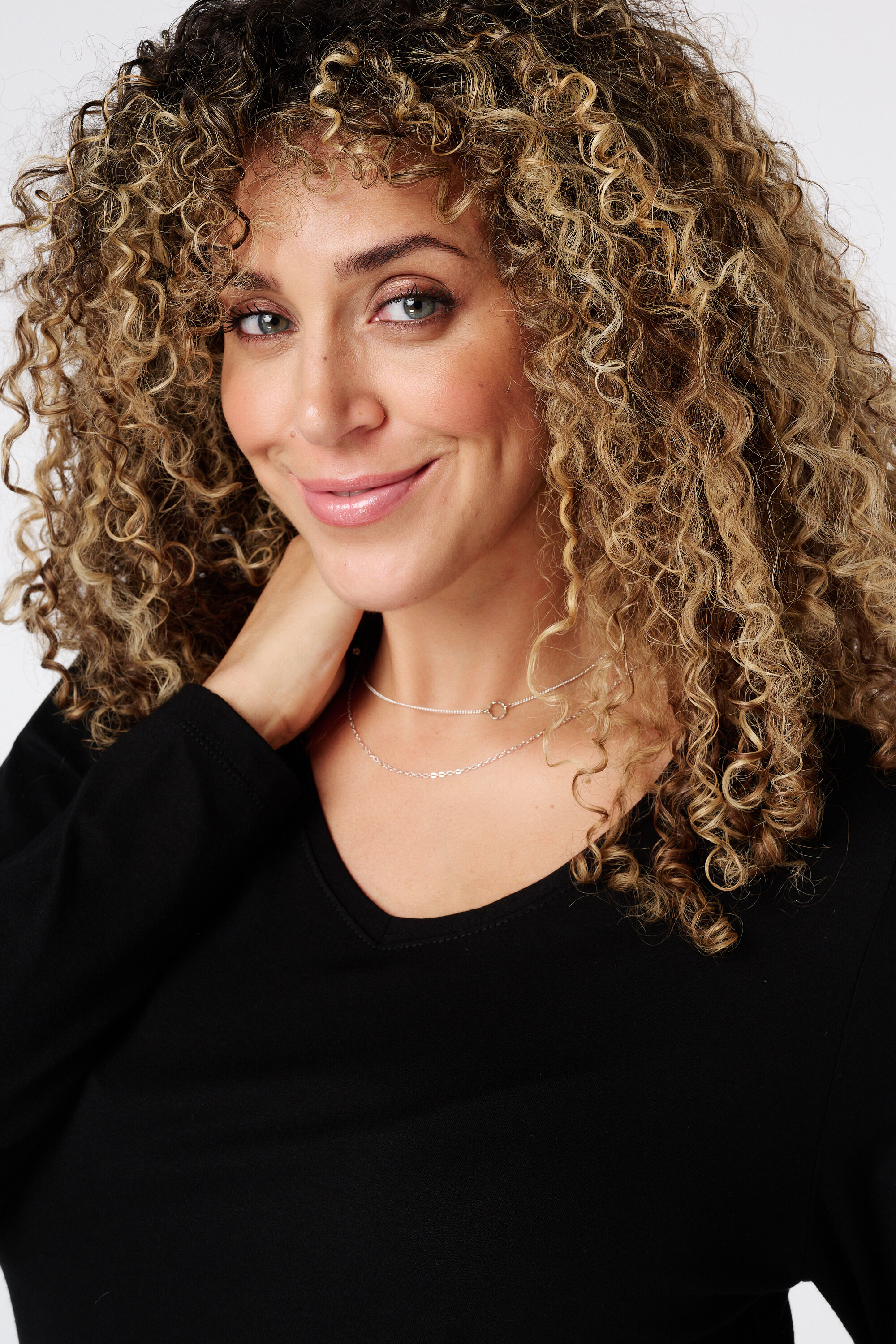 Haut &agrave; manches longues et col en V image number 4