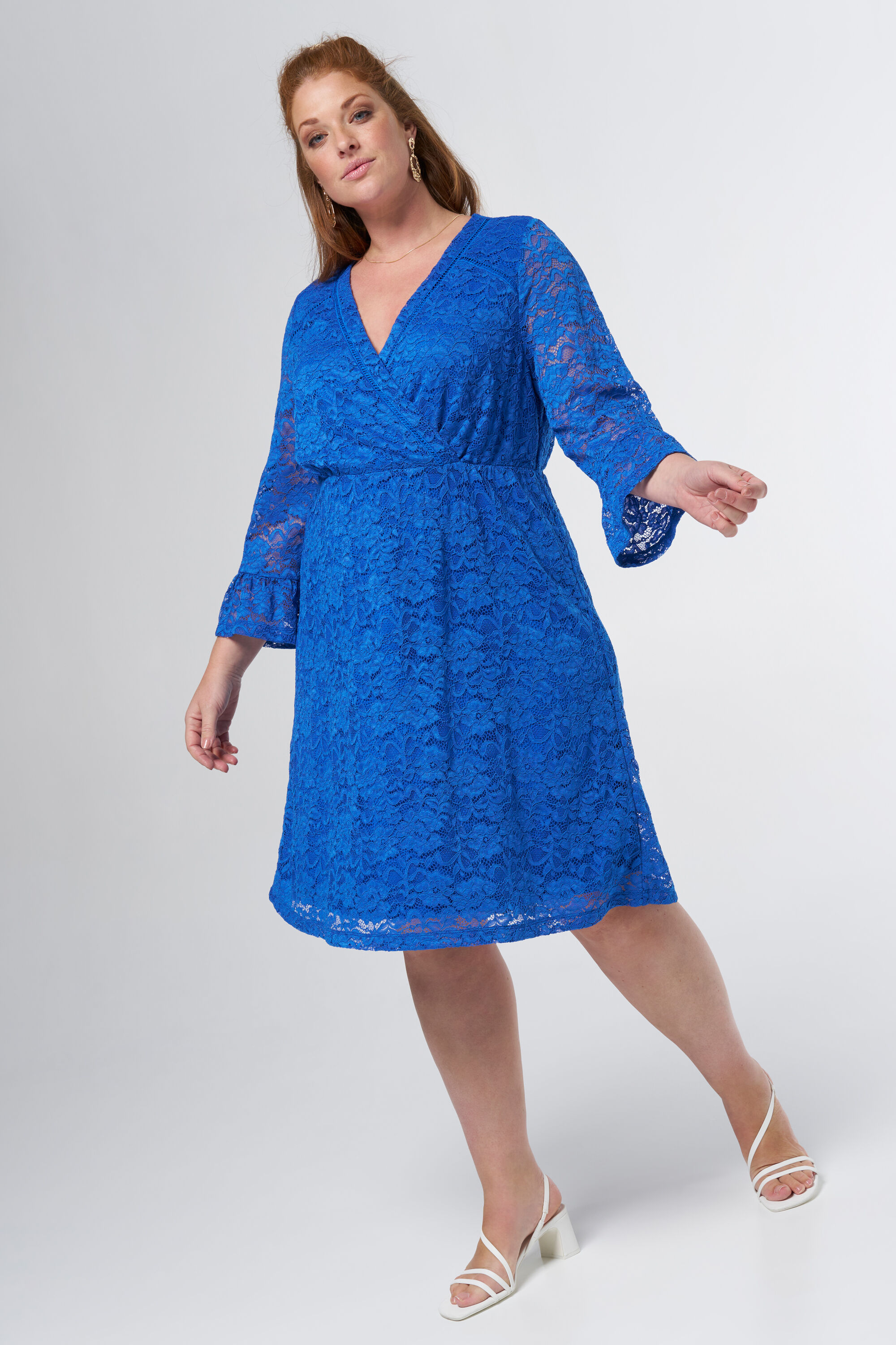 Robe midi en dentelle image number 5