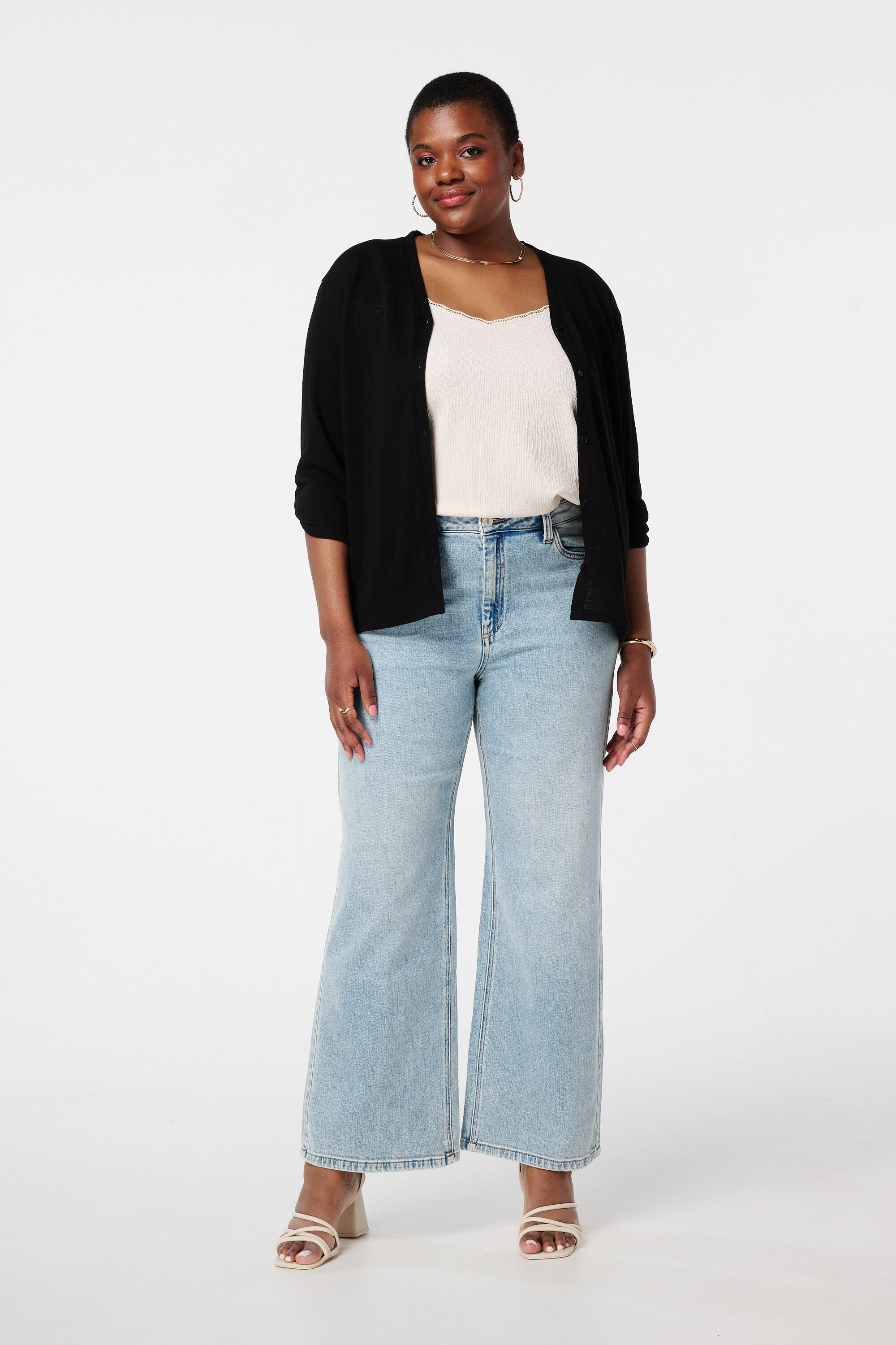 Haut avec fermeture boutonn&eacute;e image number 5