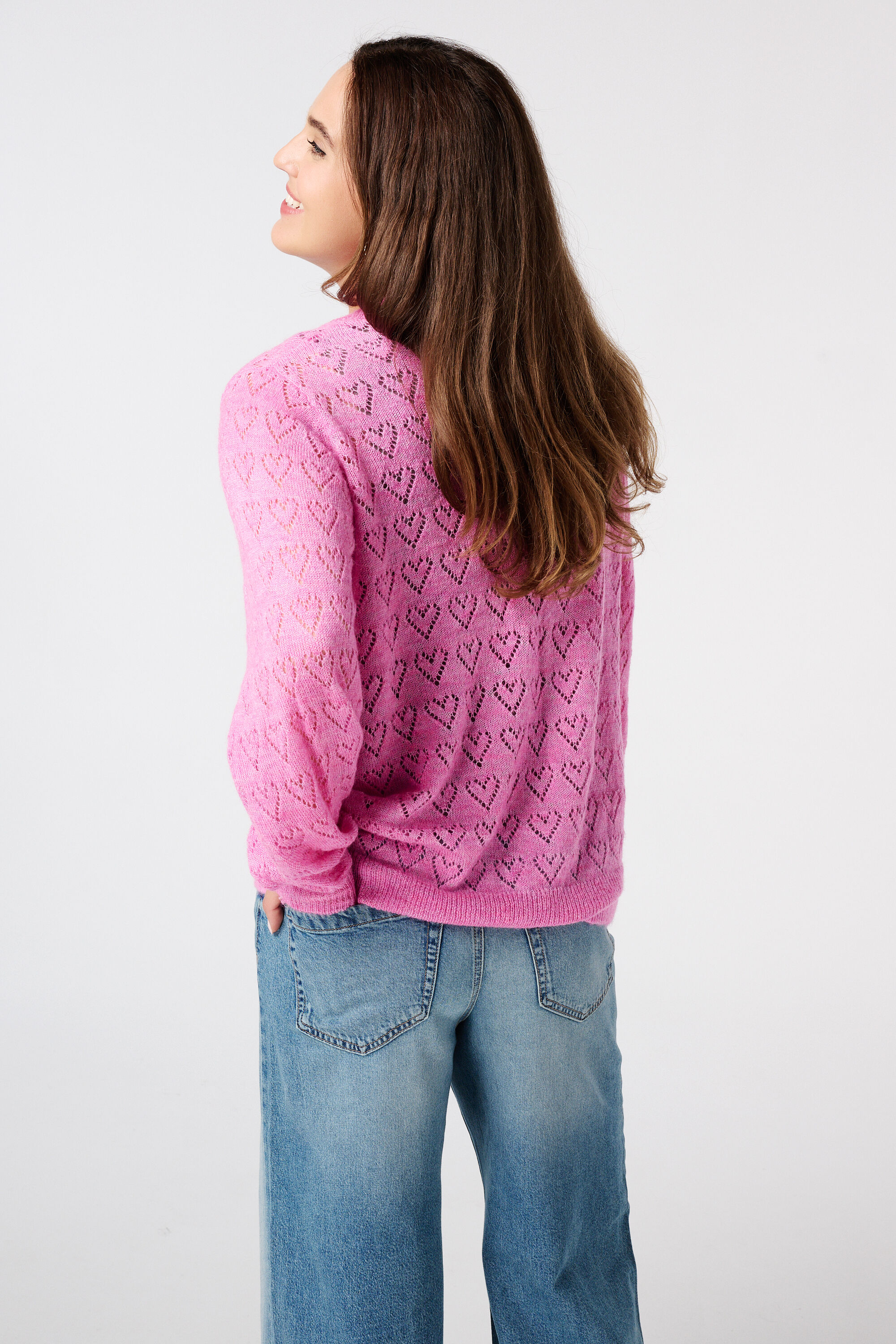 Pull ajour&eacute; avec motif c&oelig;urs image number 3