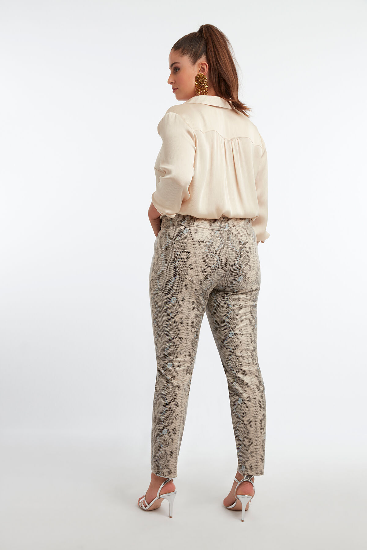 Pantalon jambe slim avec imprim&eacute; serpent image number 6