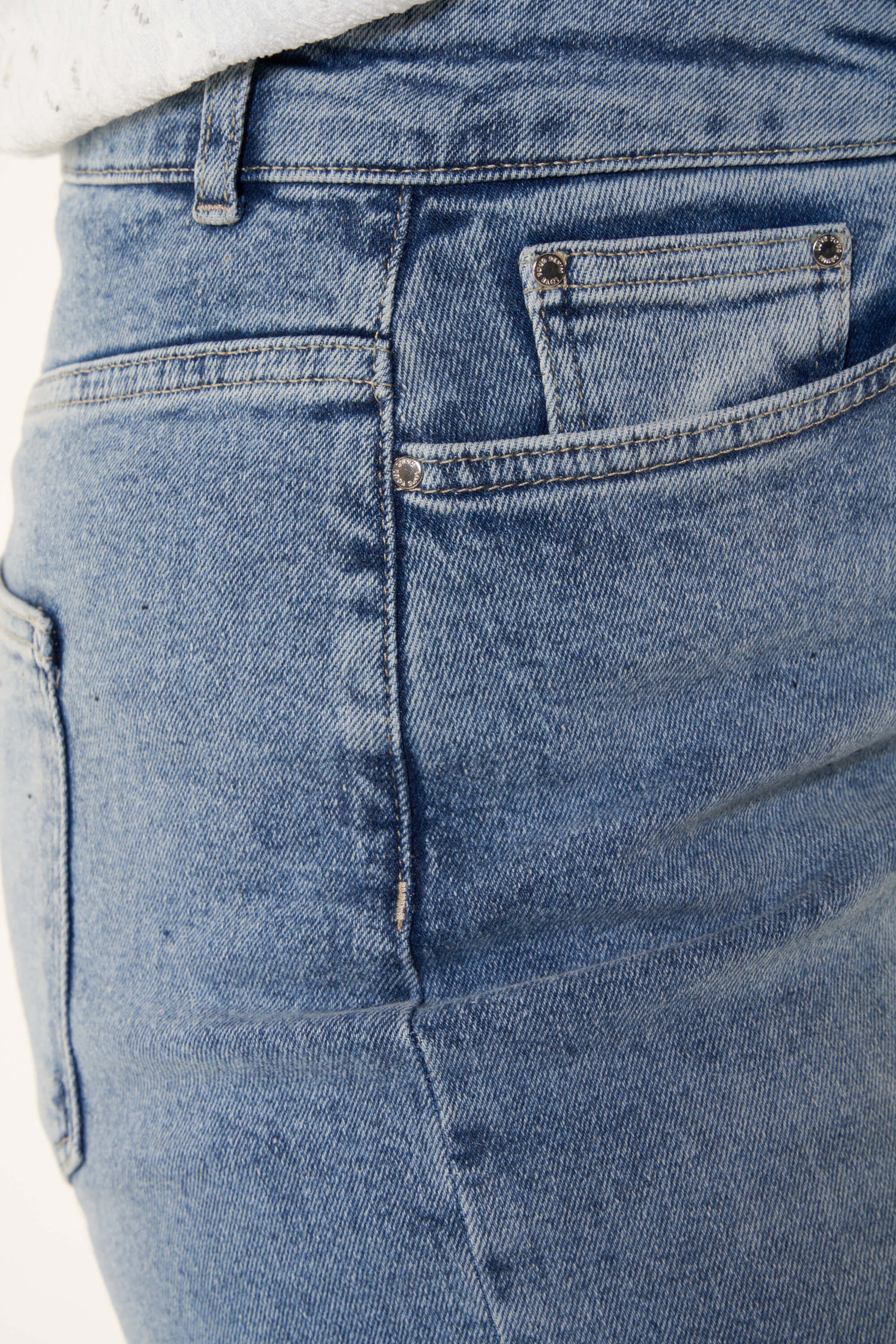 Jean &agrave; jambes amples image number 4