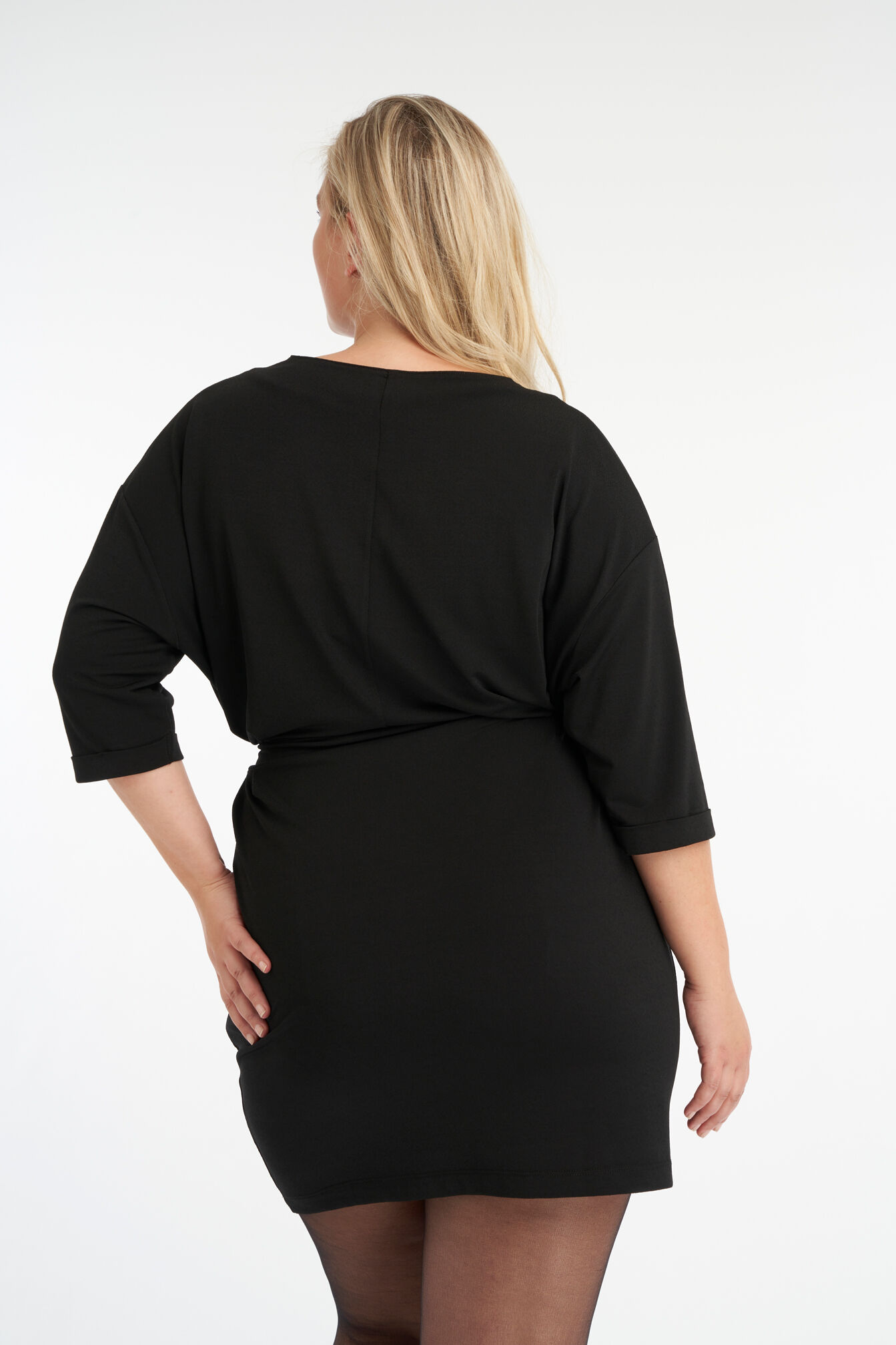 Robe en jersey avec ceinture &agrave; nouer image number 3