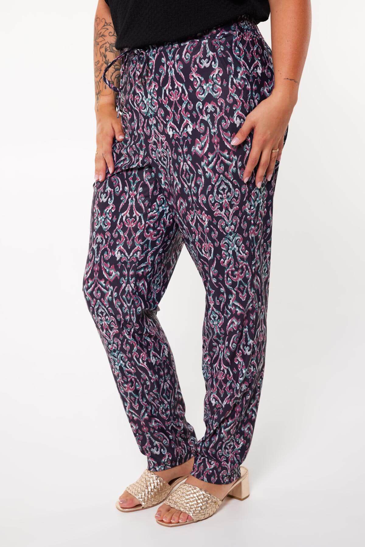 Pantalon en tissu de voyage image number 6