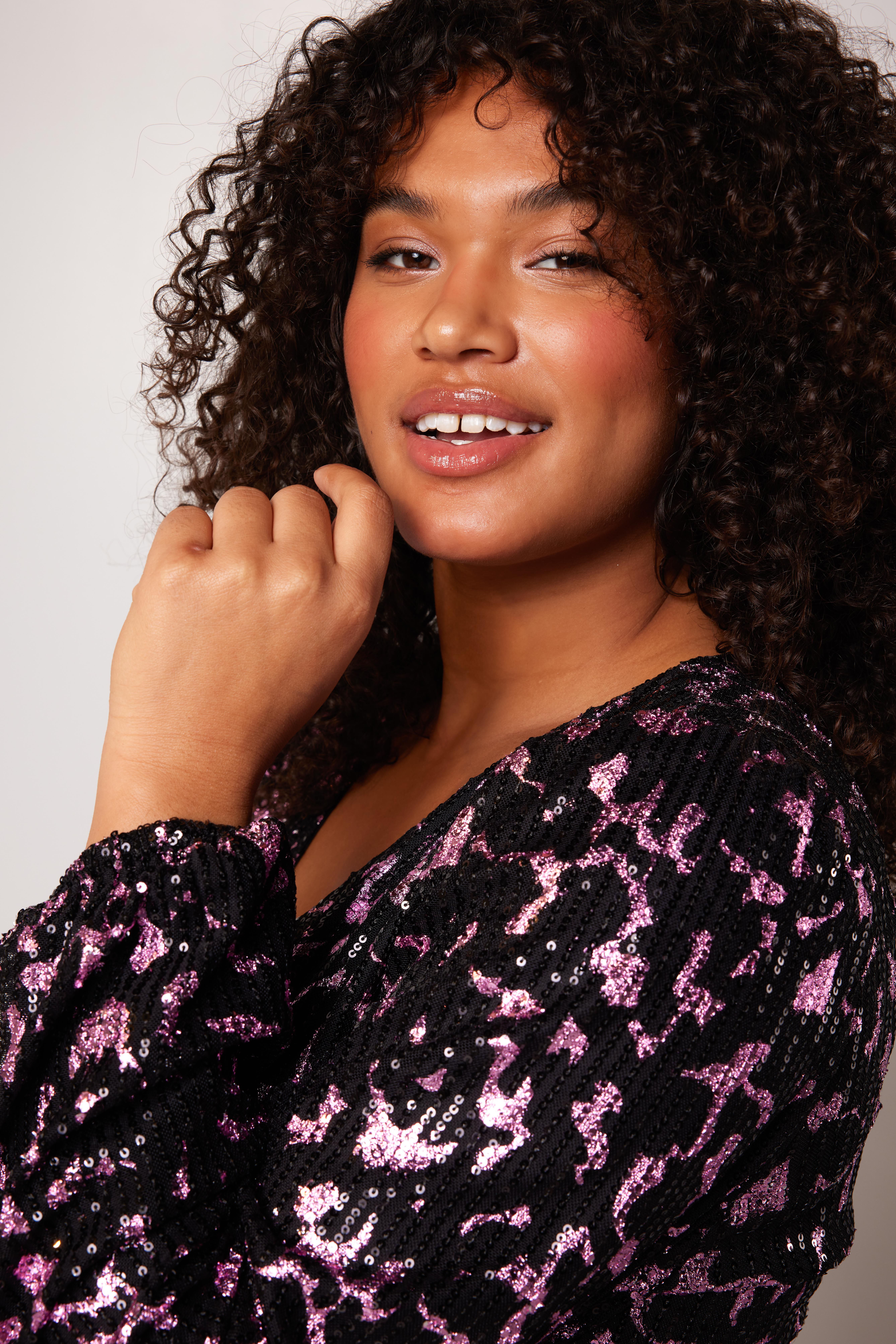 Robe &agrave; paillettes  image number 5