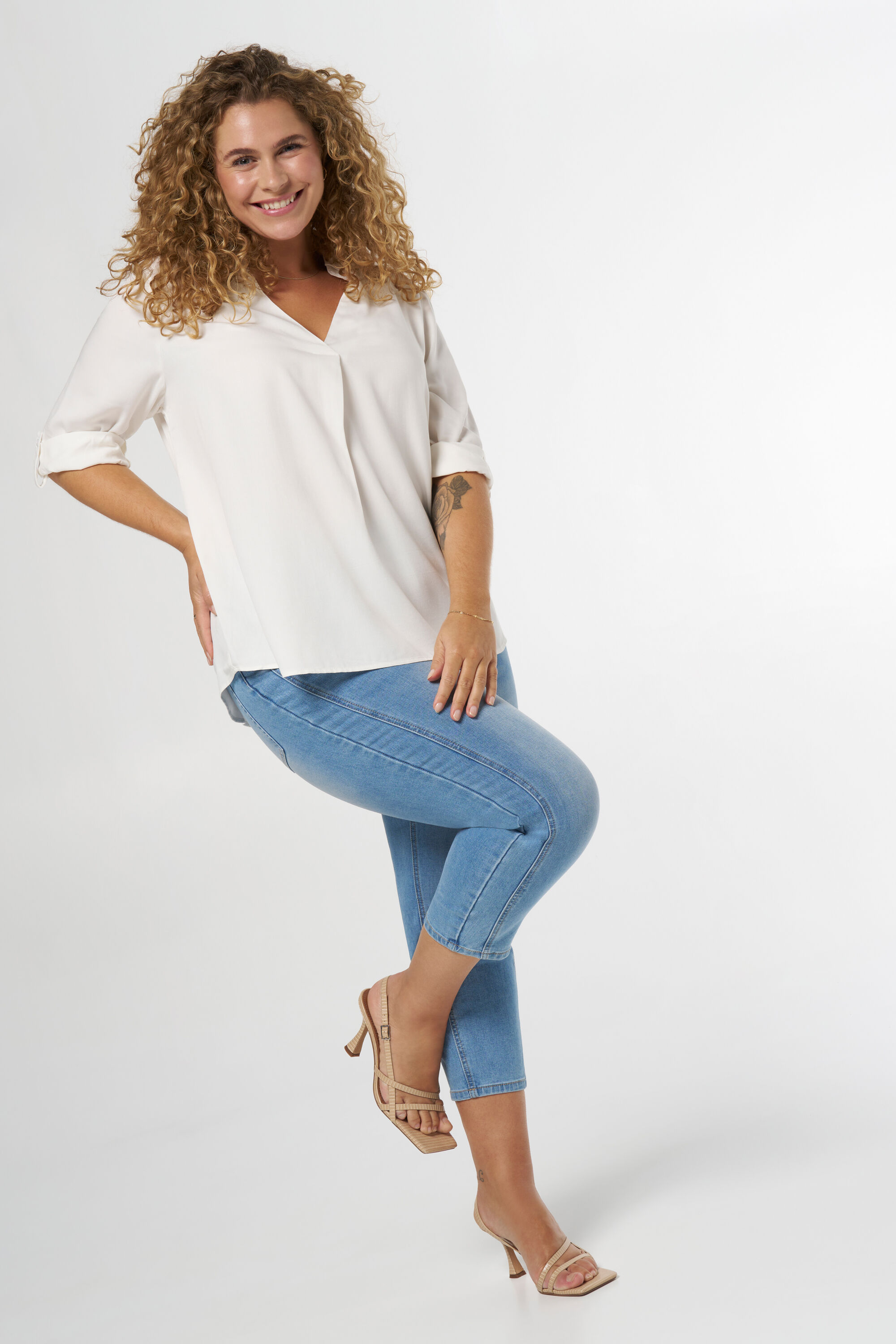 Chemisier avec col en V image number 5