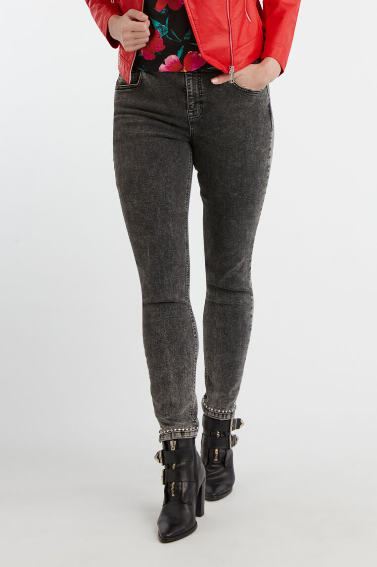 Jean avec clous image number 7