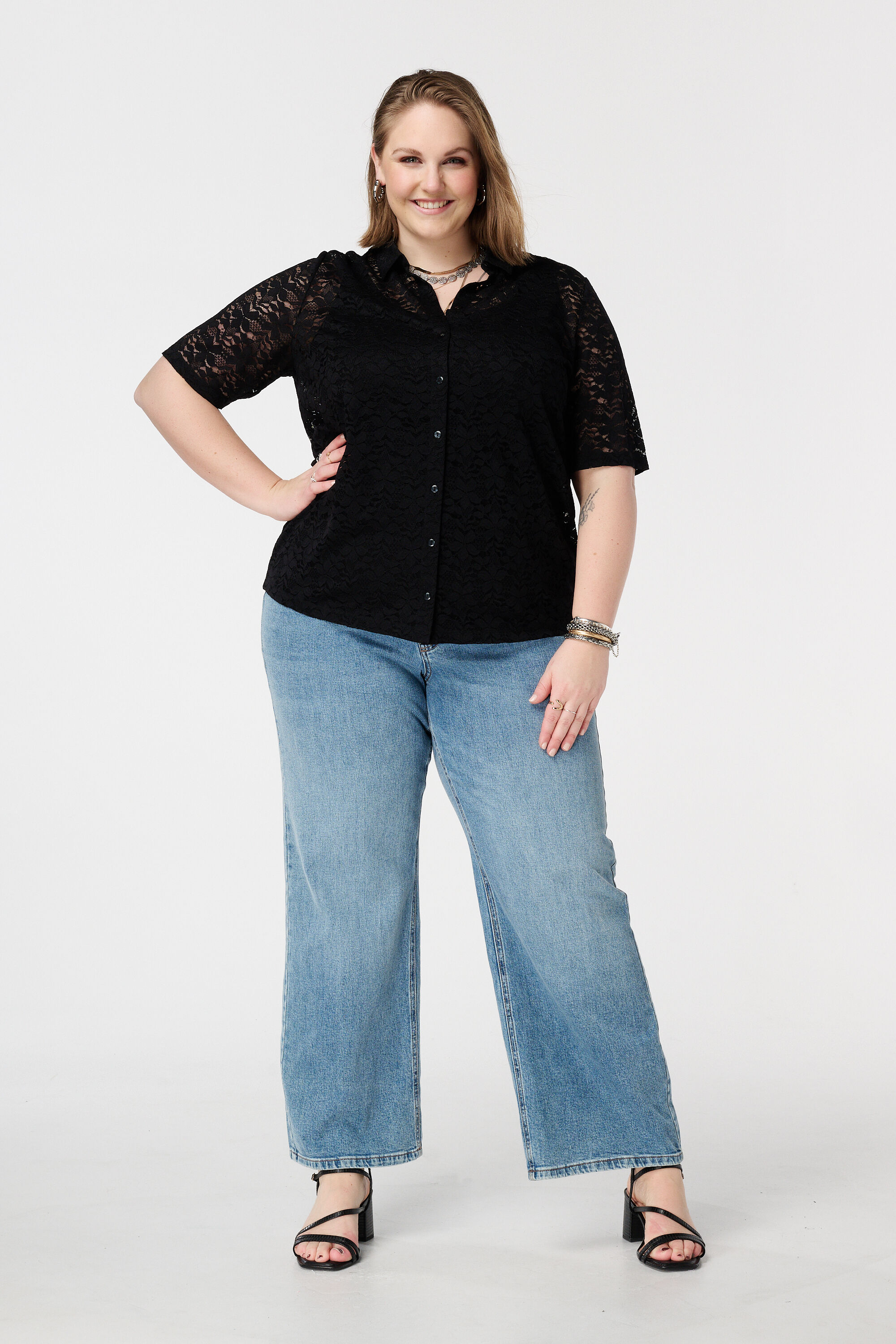 Top en dentelle &agrave; manches courtes image number 5