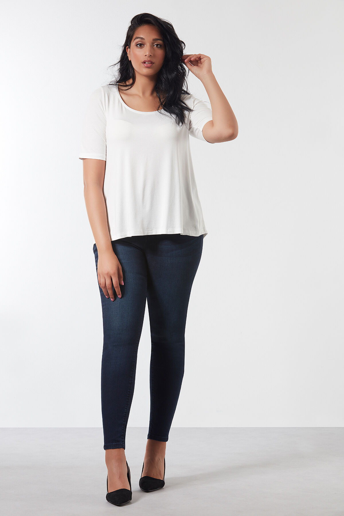 T-shirt &agrave; pan arri&egrave;re plus long      image number 3