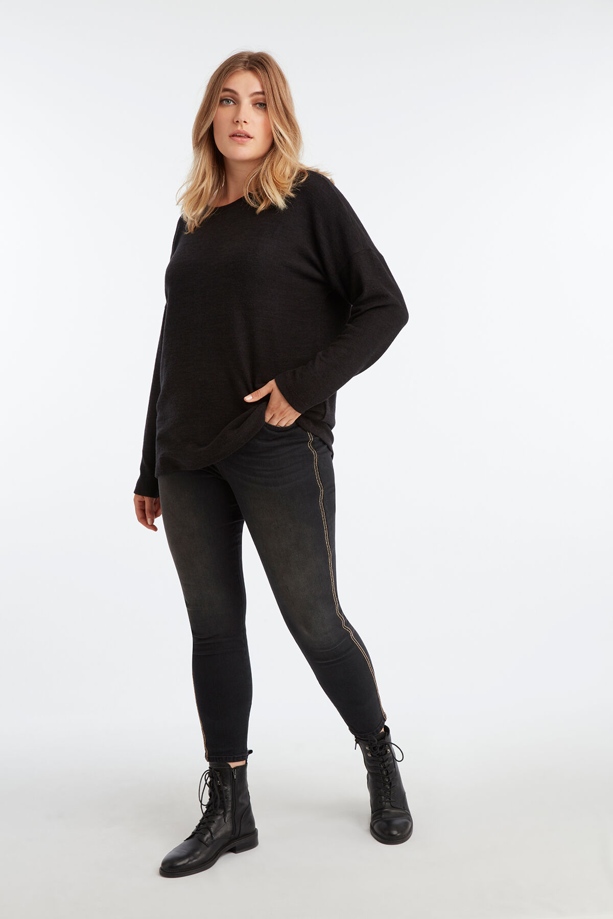 Jean court coupe skinny image number 3