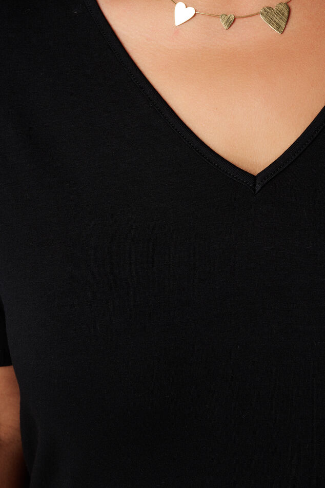 T-shirt à col en V image number 6