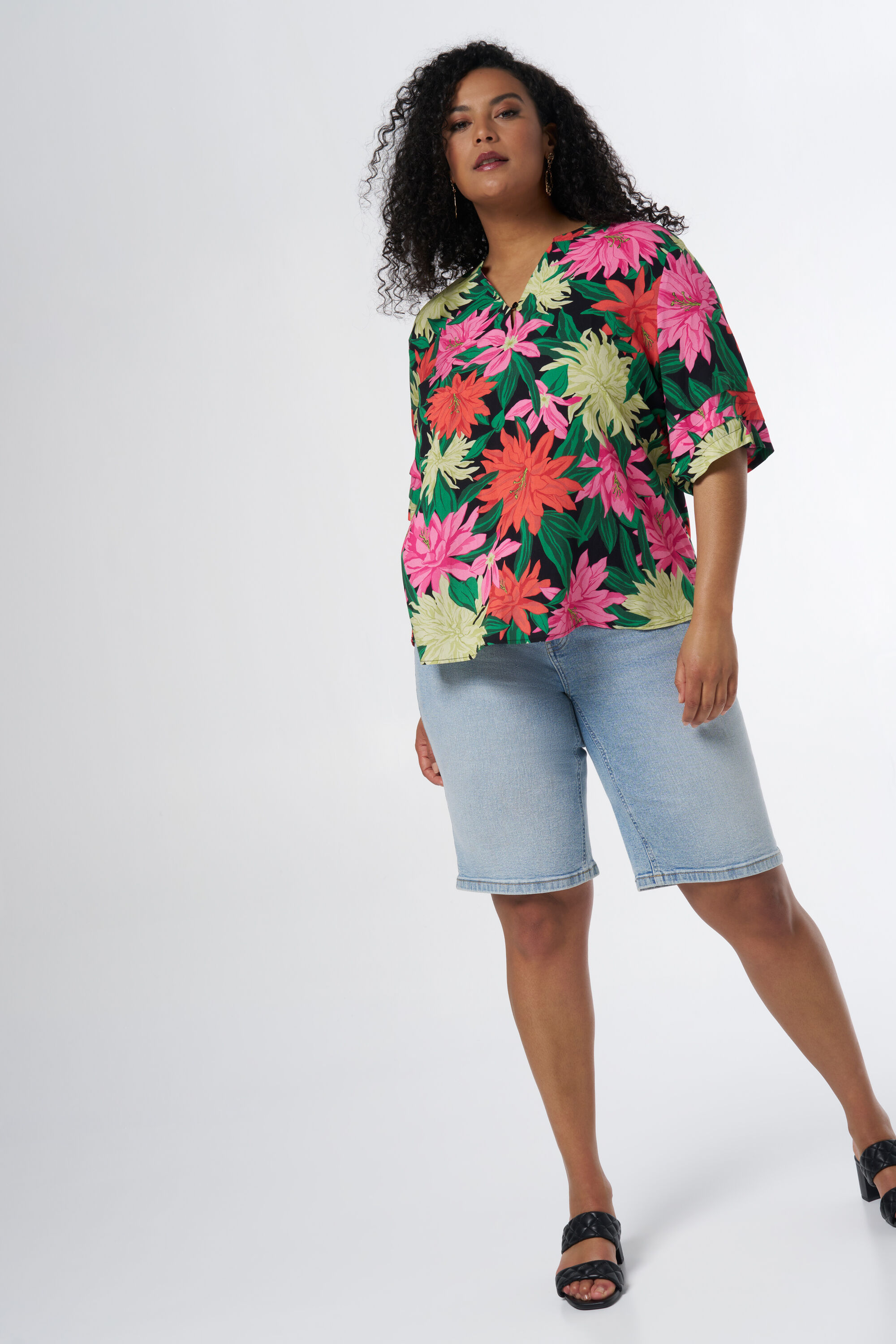 Chemisier &agrave; manches courtes et &agrave; imprim&eacute; image number 5