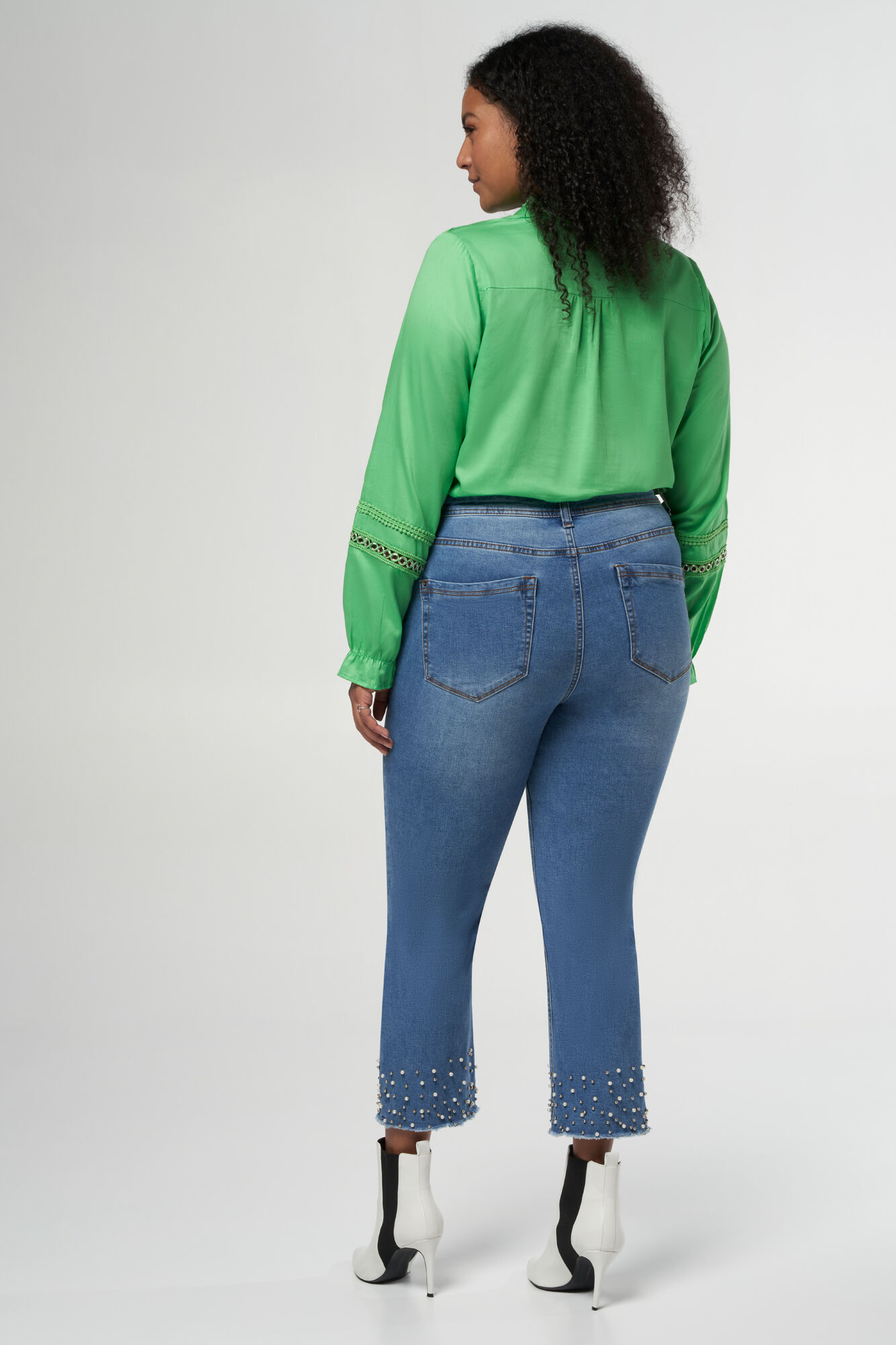 Jean droit avec perles image number 3