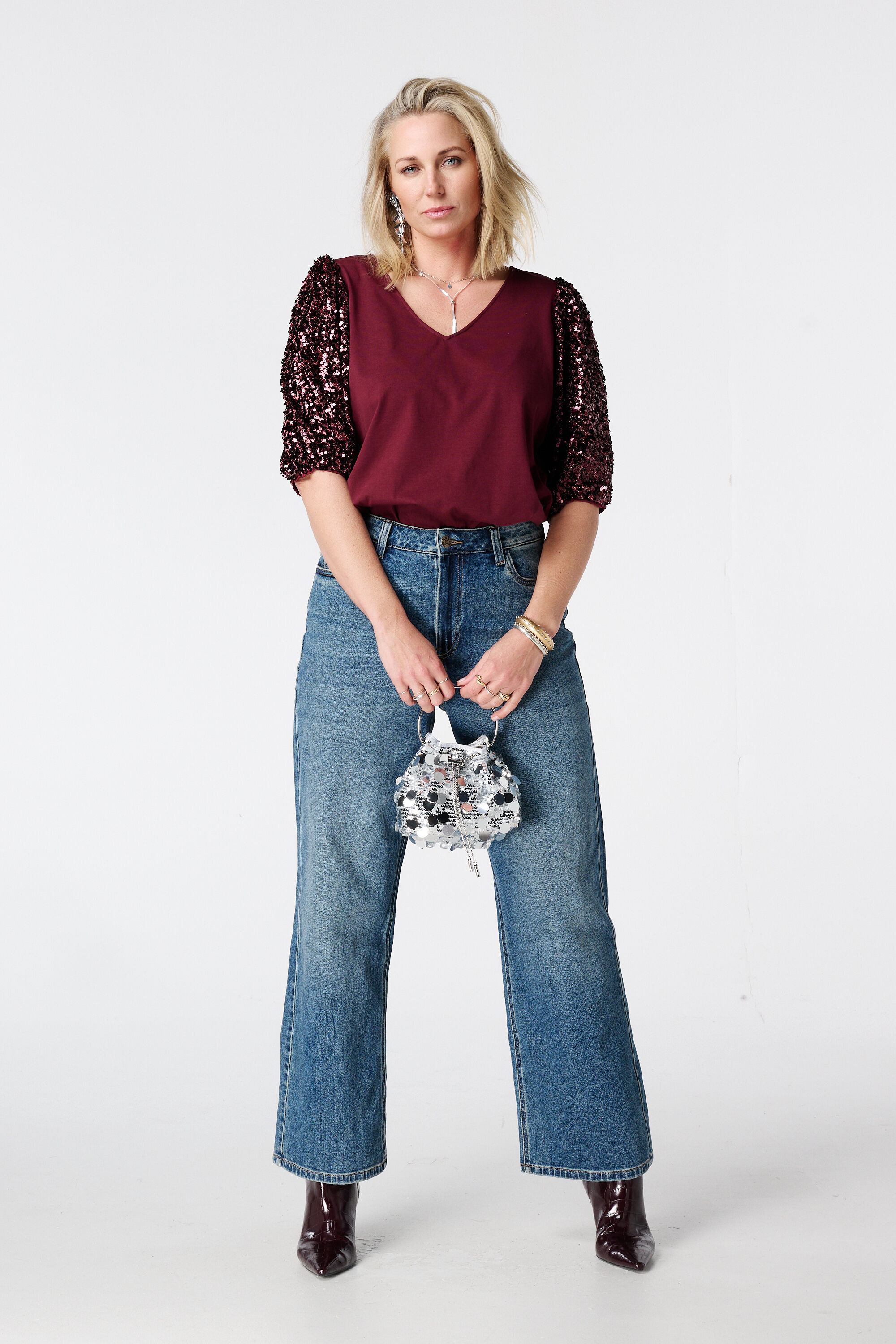 Top &agrave; manches bouffantes paillet&eacute;es image number 5