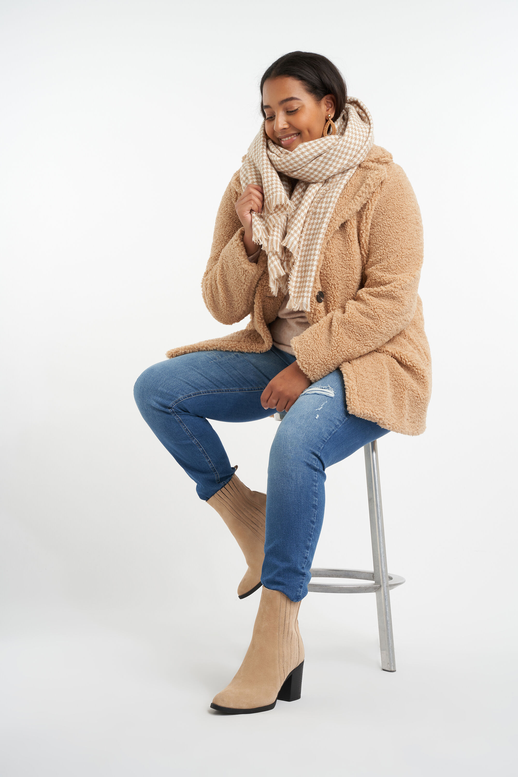 &Eacute;charpe &agrave; imprim&eacute; pied-de-poule image number 2