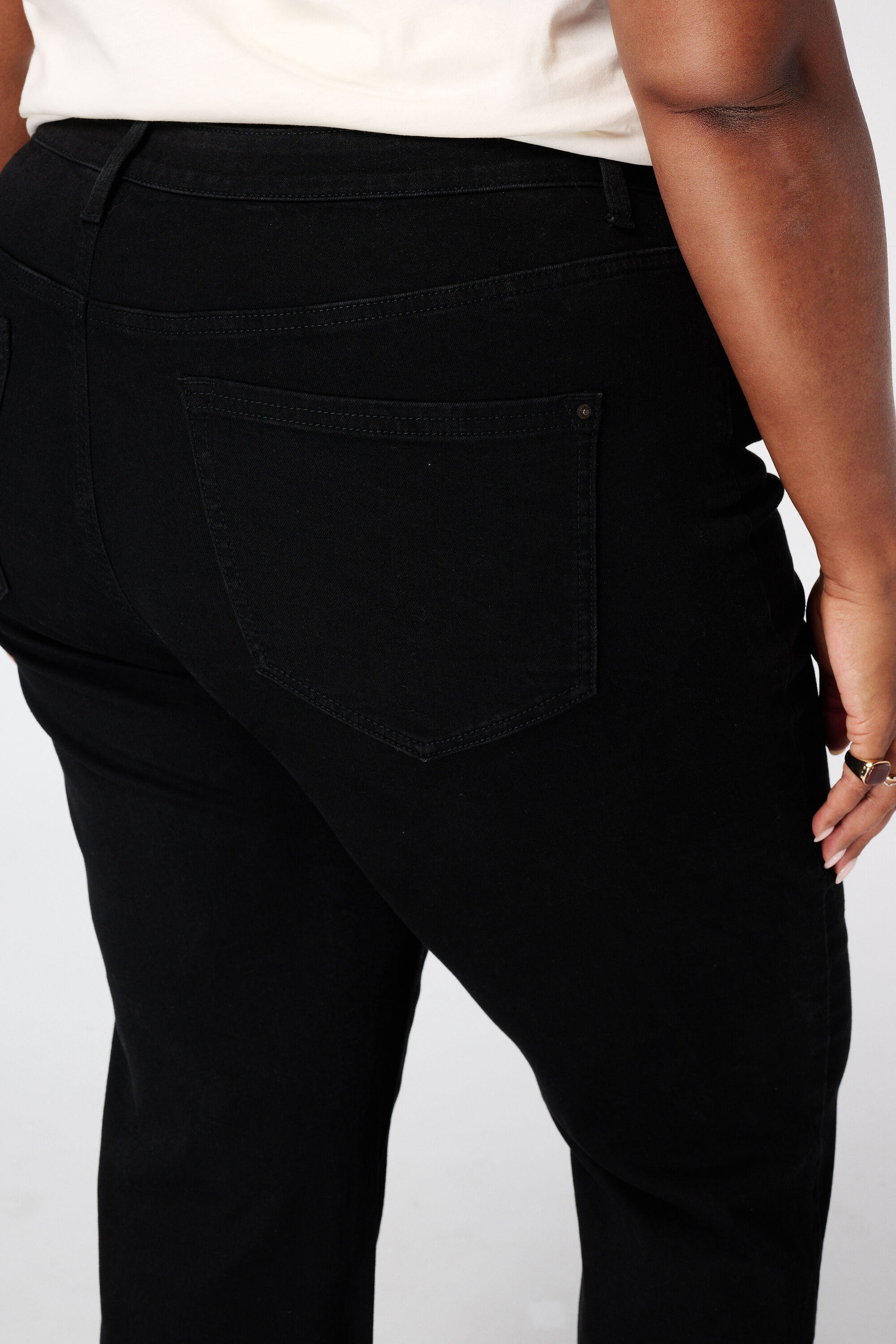 Longueur 32 | Jean straight leg LILY image number 4