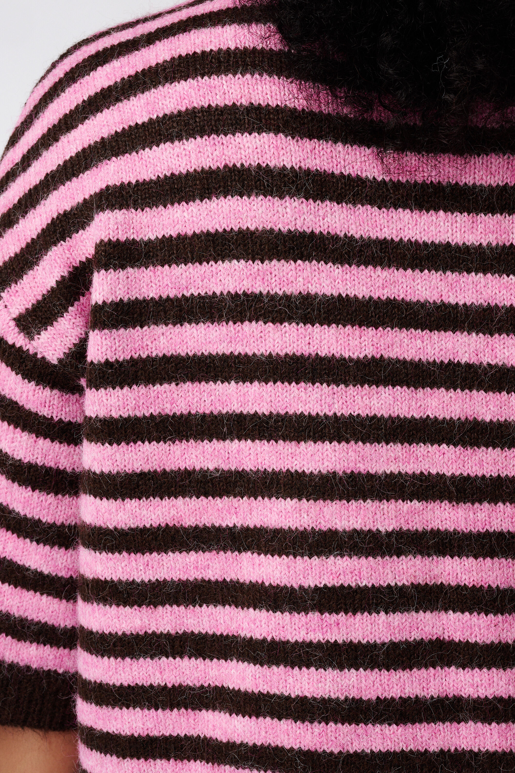 Pull &agrave; manches courtes image number 6