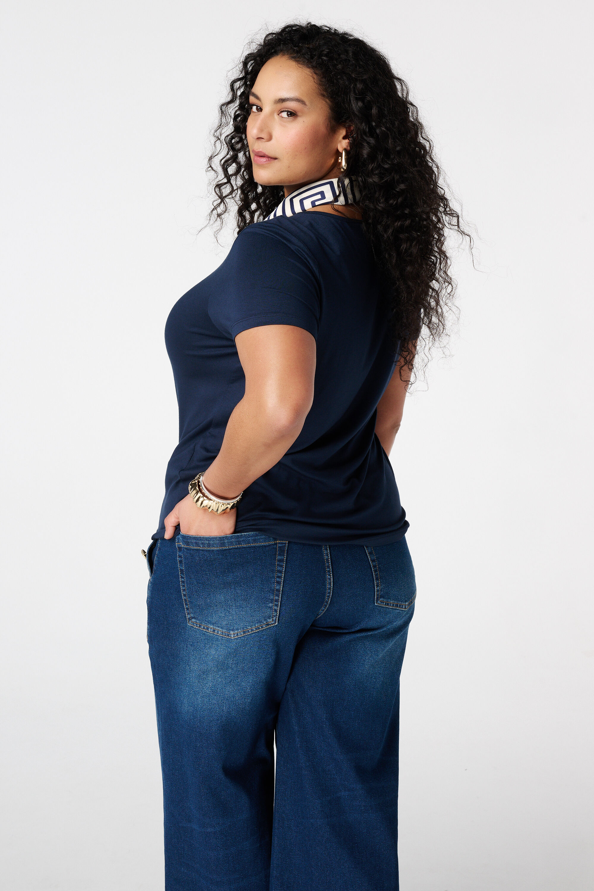 T-shirt &agrave; col en V image number 3