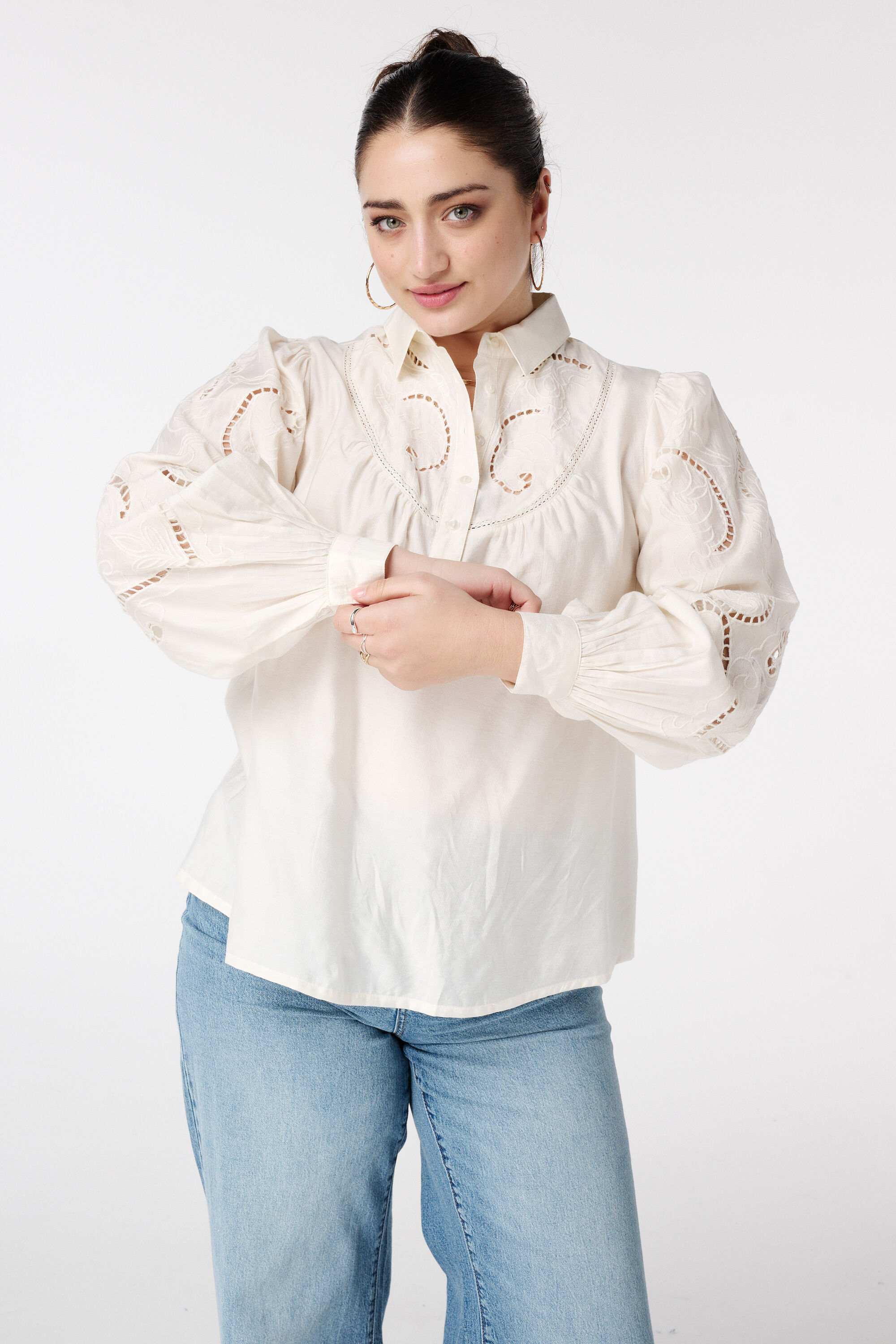 Blouse avec broderie ajour&eacute;e