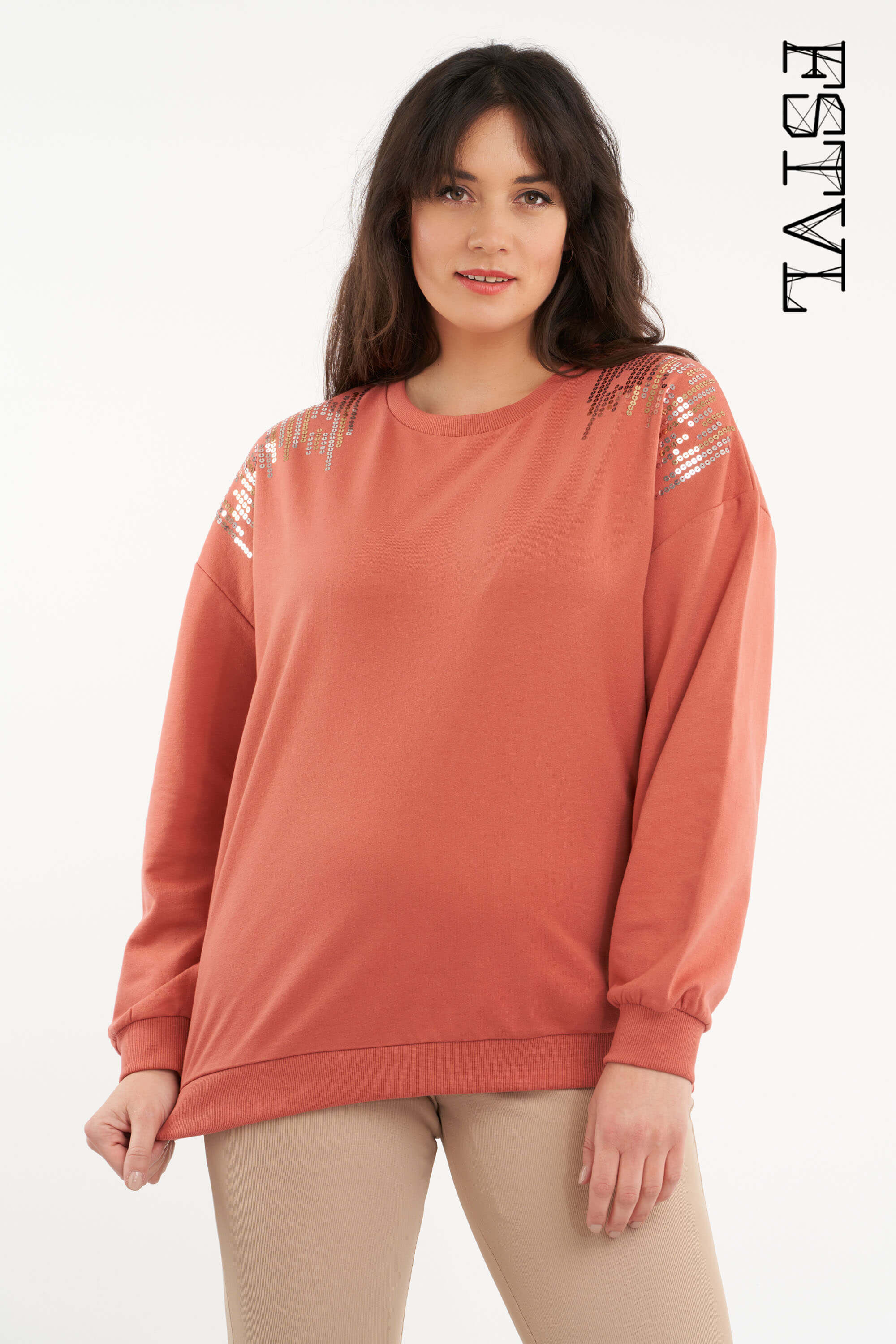 Pull avec des paillettes image number 0