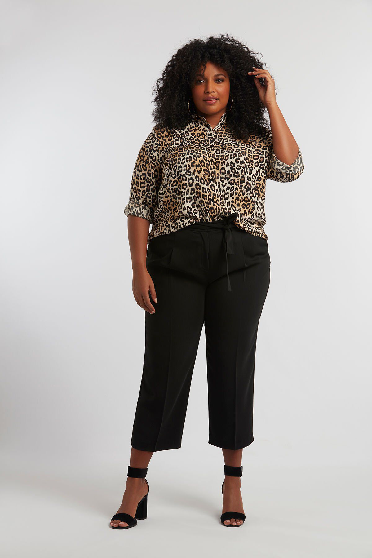 Pantalon coupe ample avec ceinture image number 5