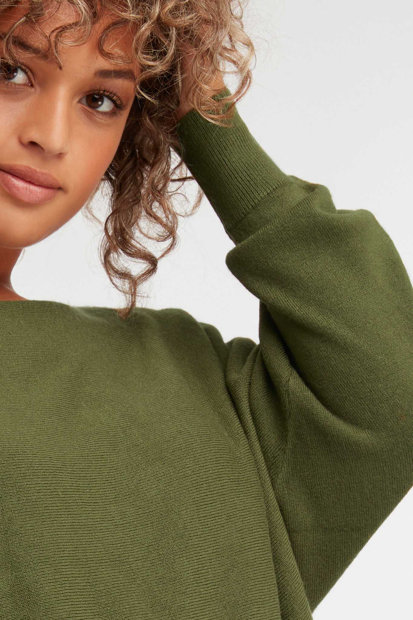 Pull-over &agrave; manches chauve-souris image number 5