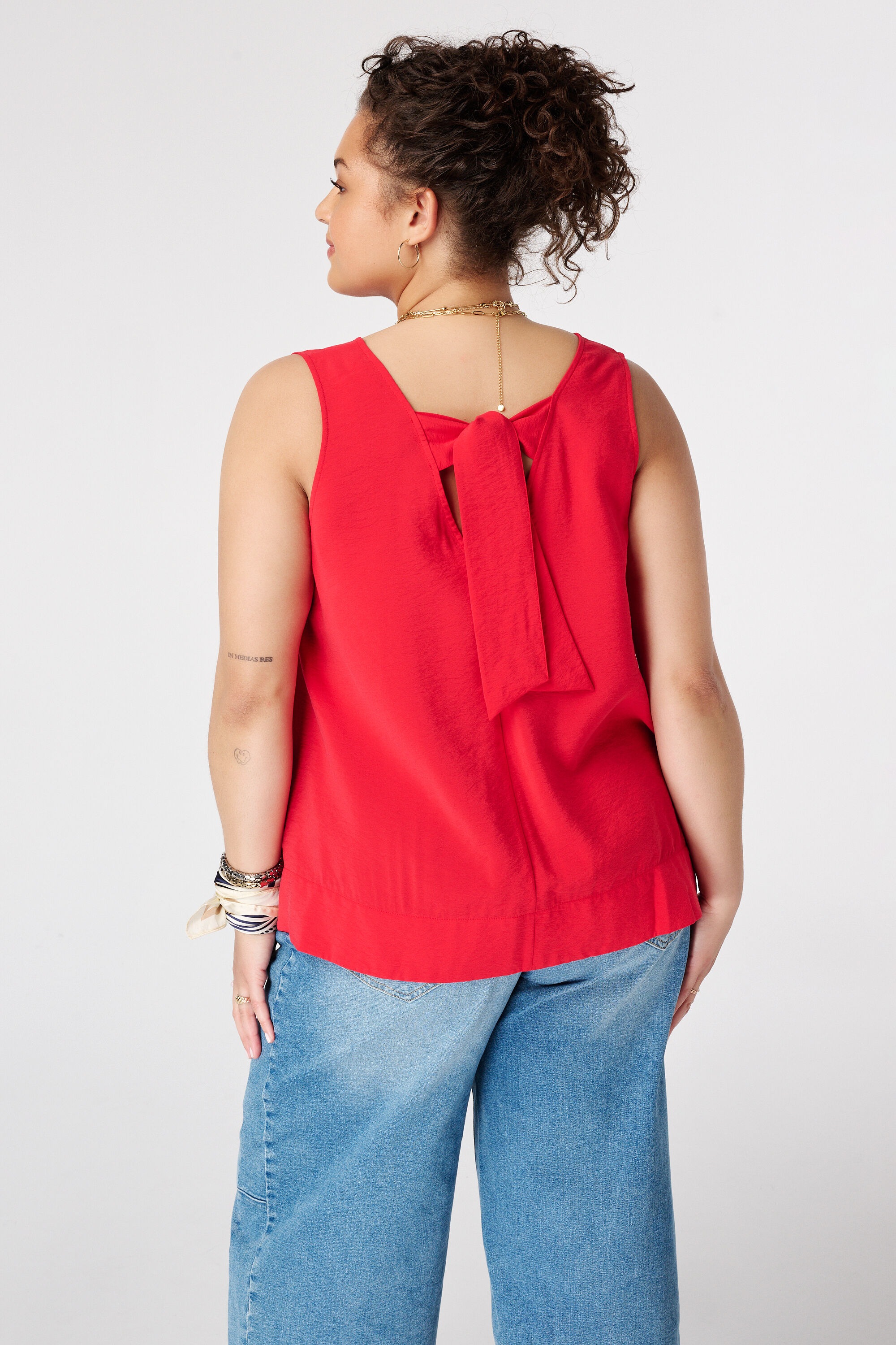 Blouse sans manches avec fermeture &agrave; n&oelig;ud image number 3