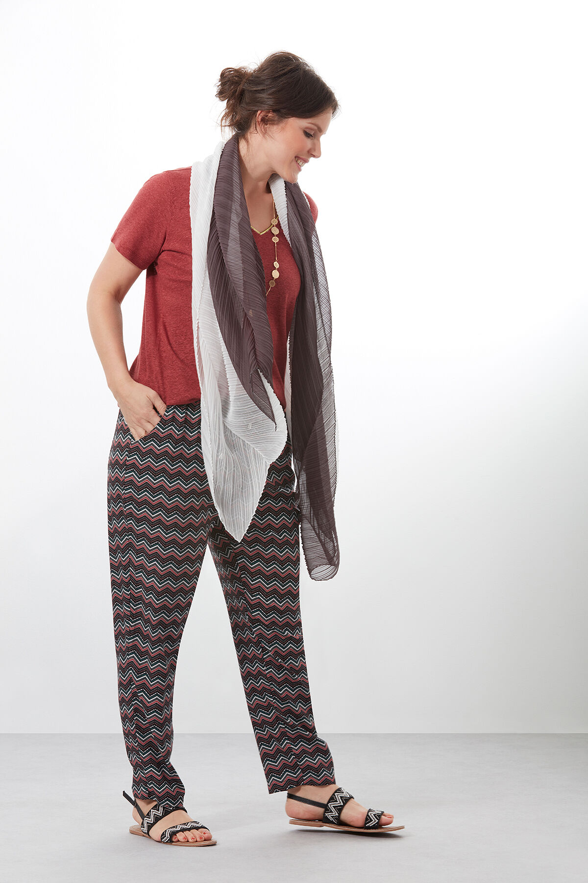 Ch&acirc;le froiss&eacute; image number 0