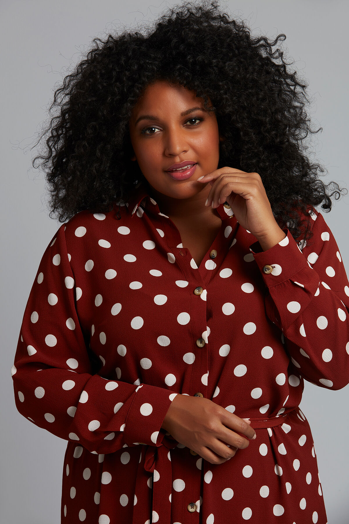 Robe chemise &agrave; pois image number 4