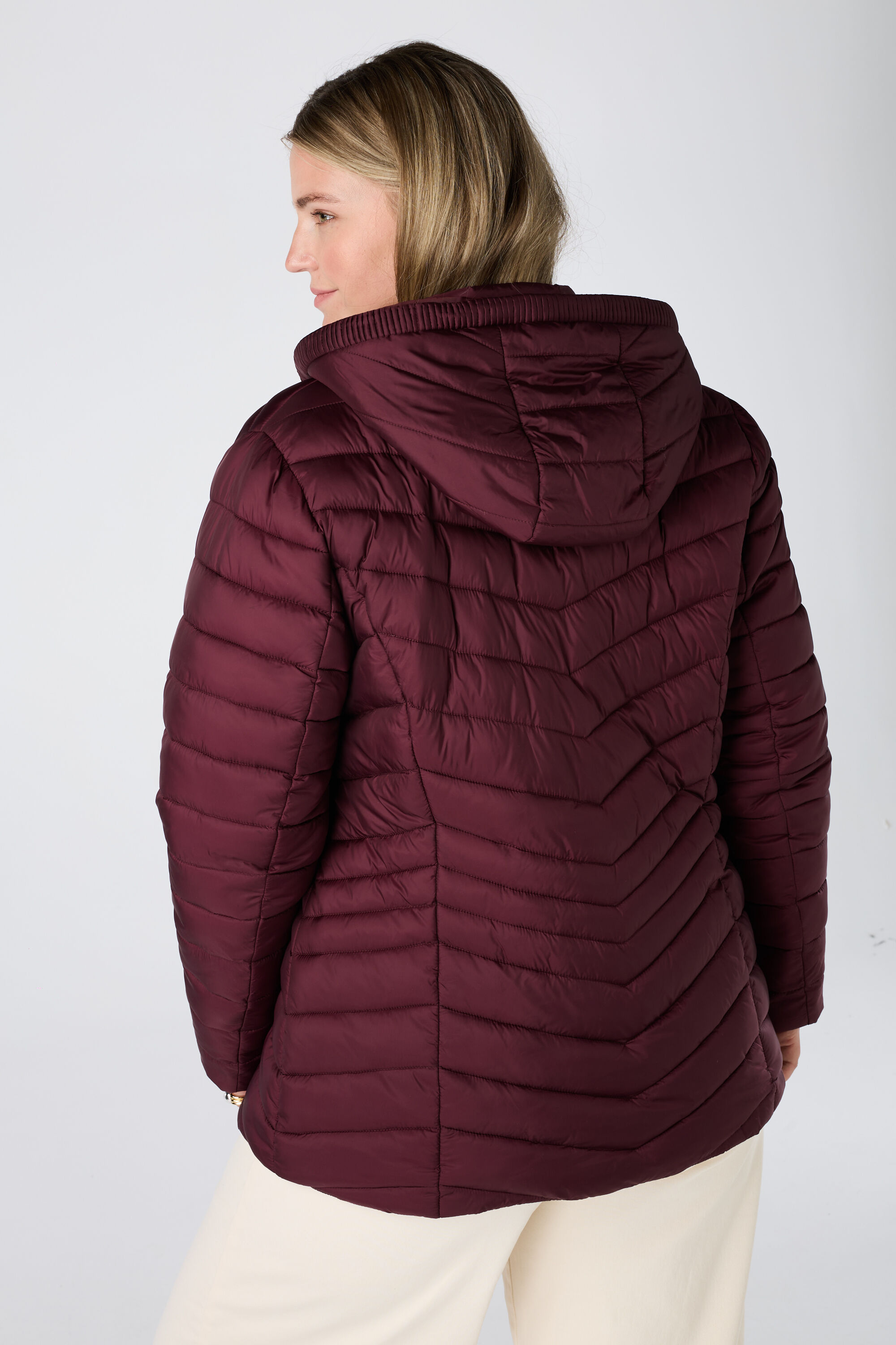 Veste l&eacute;g&egrave;rement matelass&eacute;e image number 3