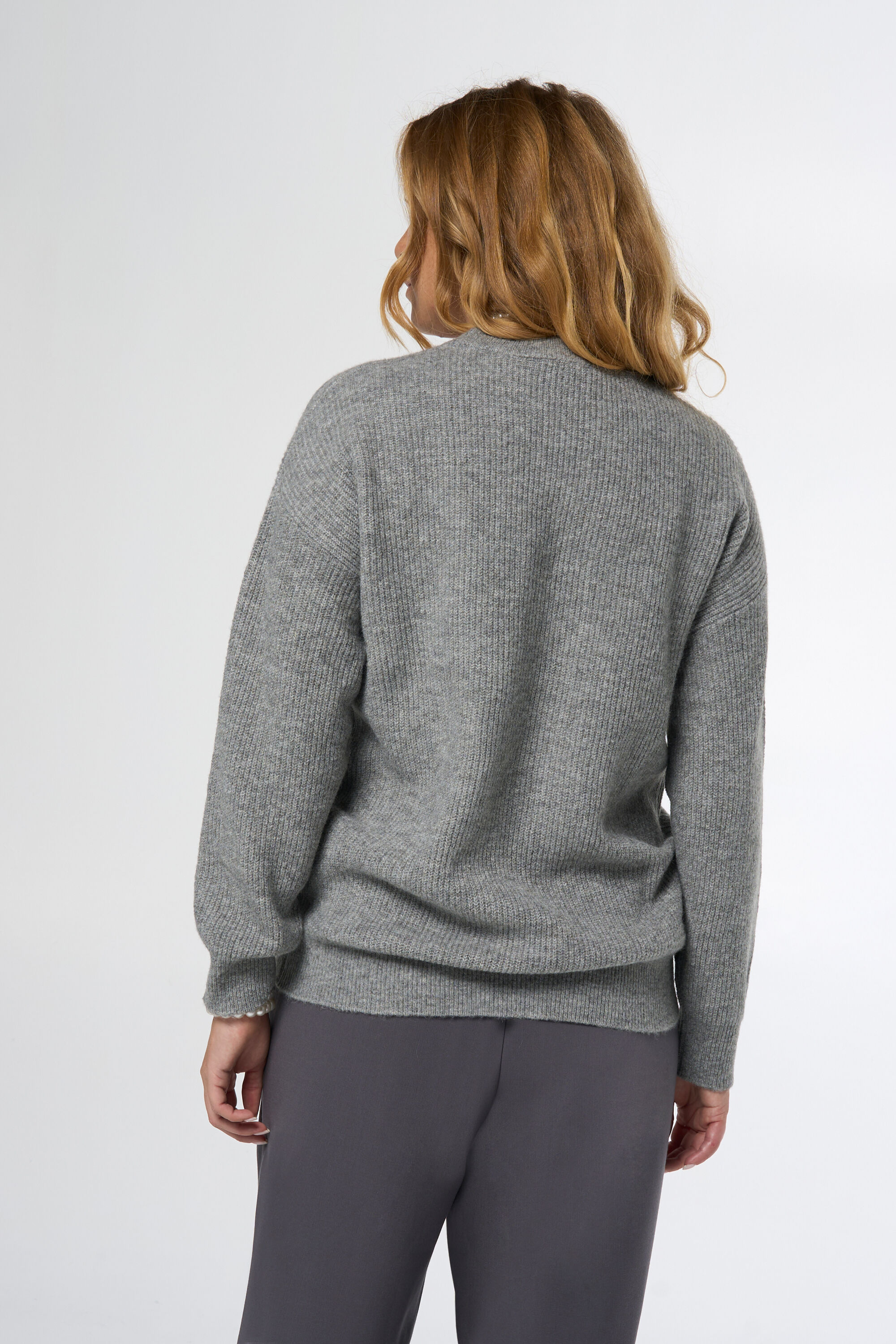 Pull avec inscription image number 3
