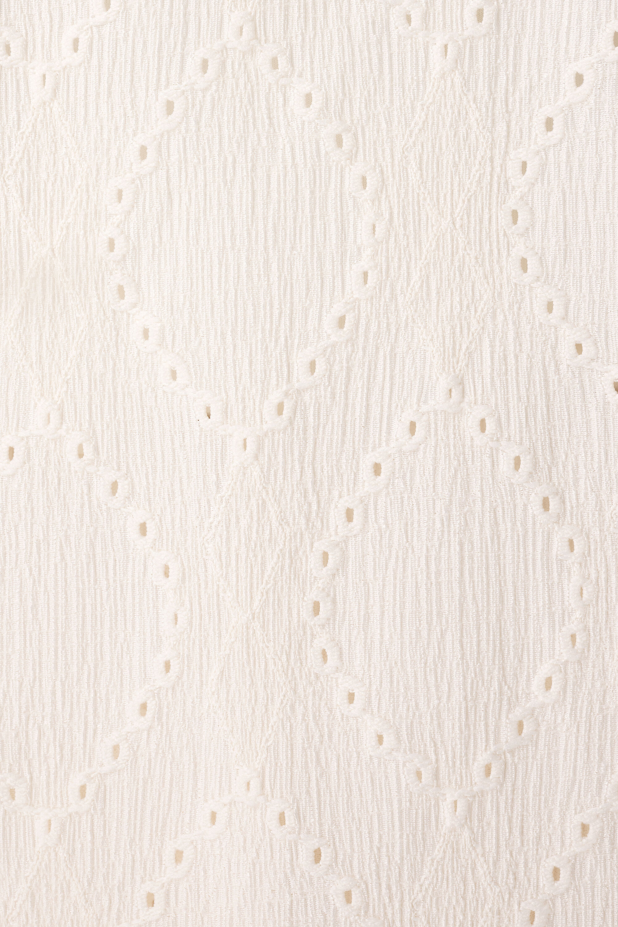 Top &agrave; effet brod&eacute; image number 6