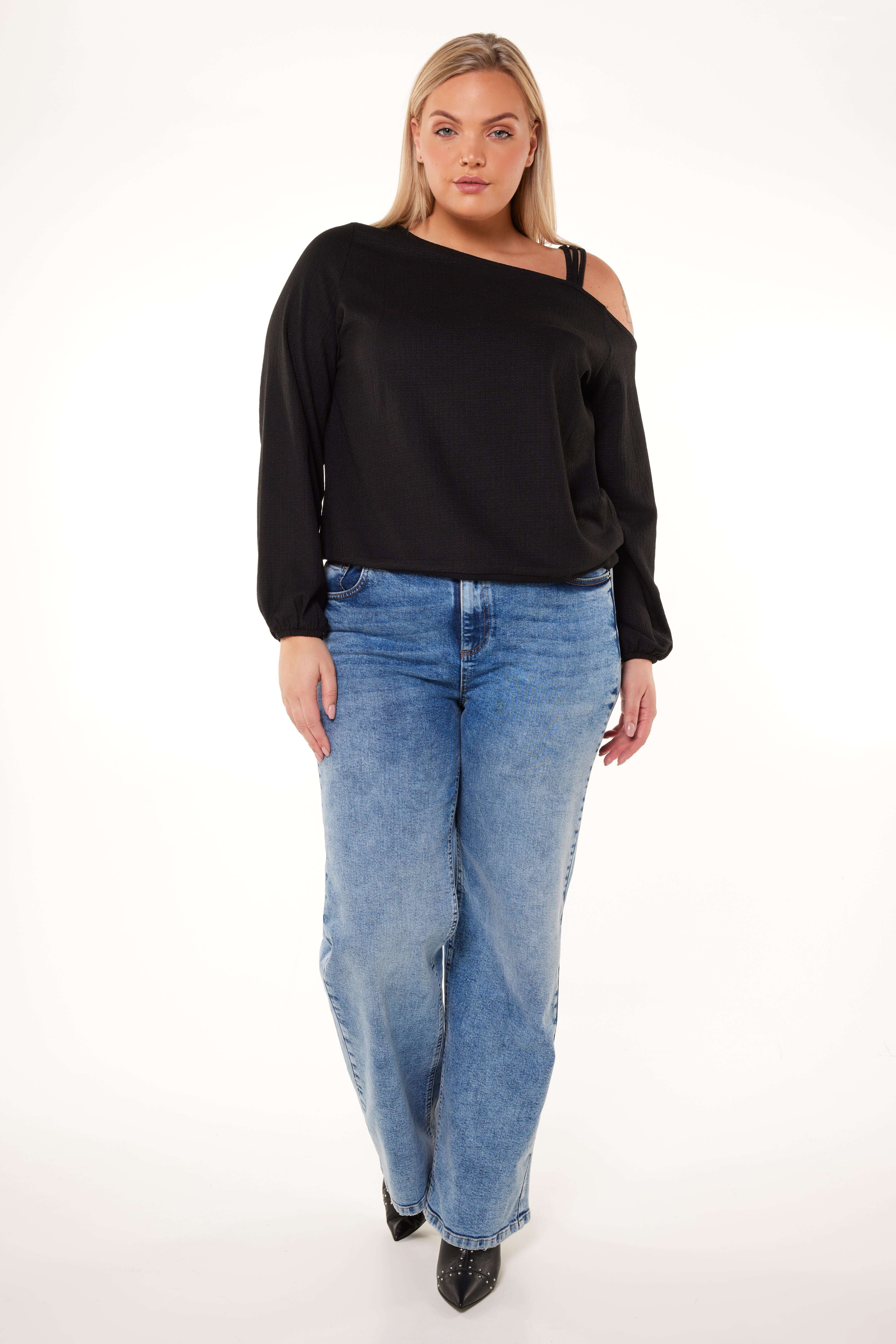 Pull &agrave; une &eacute;paule d&eacute;nud&eacute;e image number 5