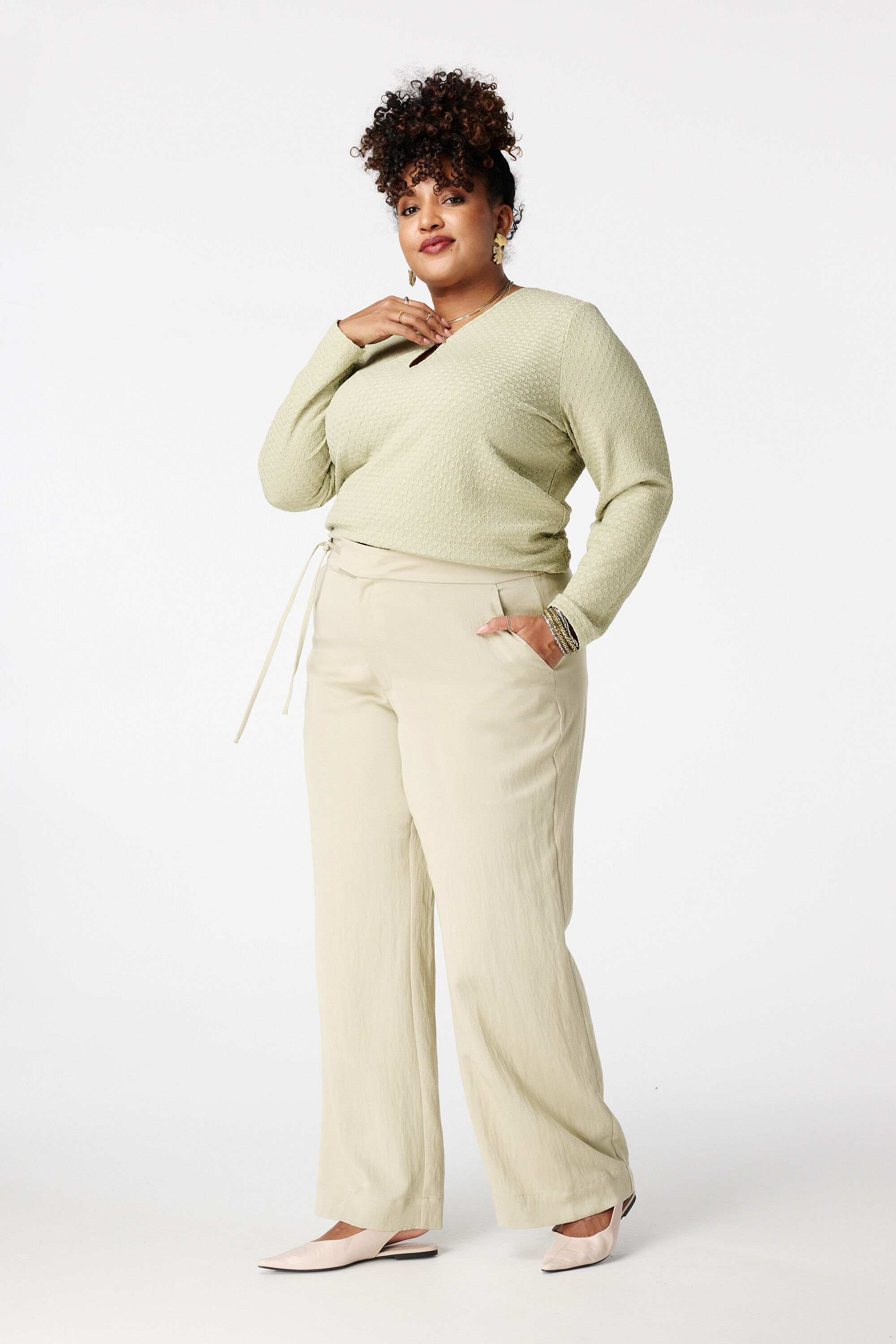 Top avec d&eacute;tail ajour&eacute; image number 5